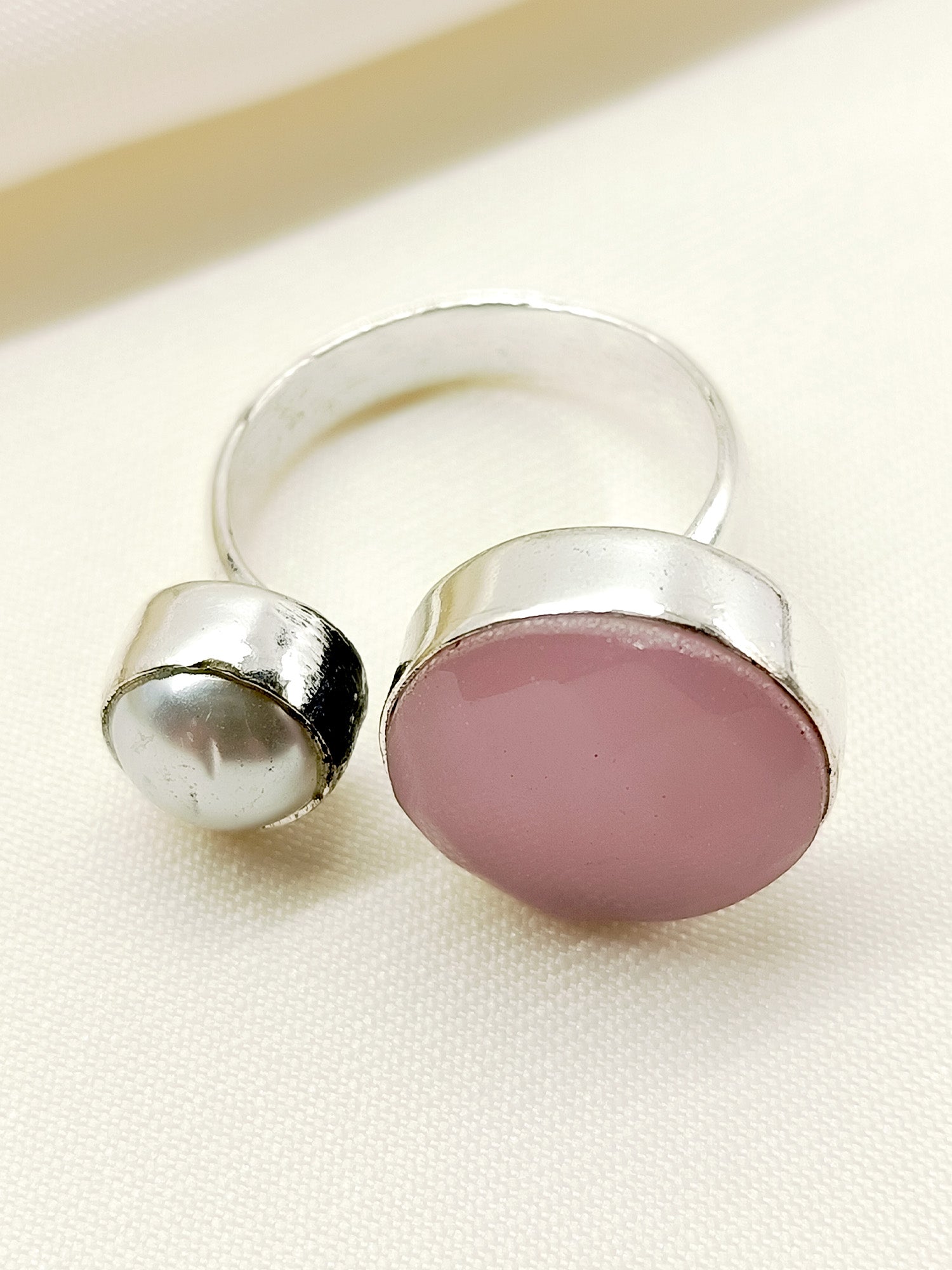Farhina Pink Oxidized Finger Ring - qivii