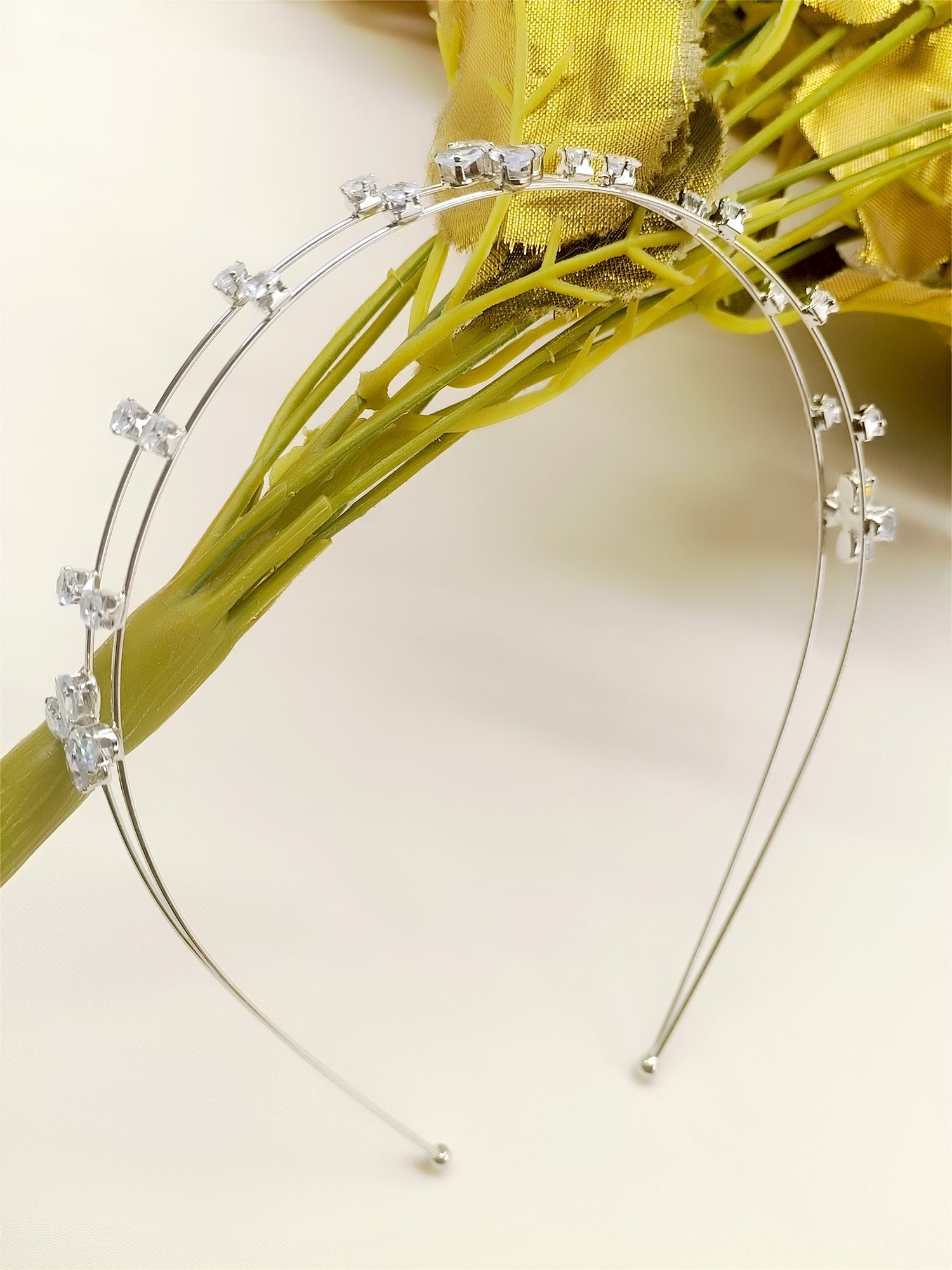 Ridhaya American Diamond Hair Band - qivii