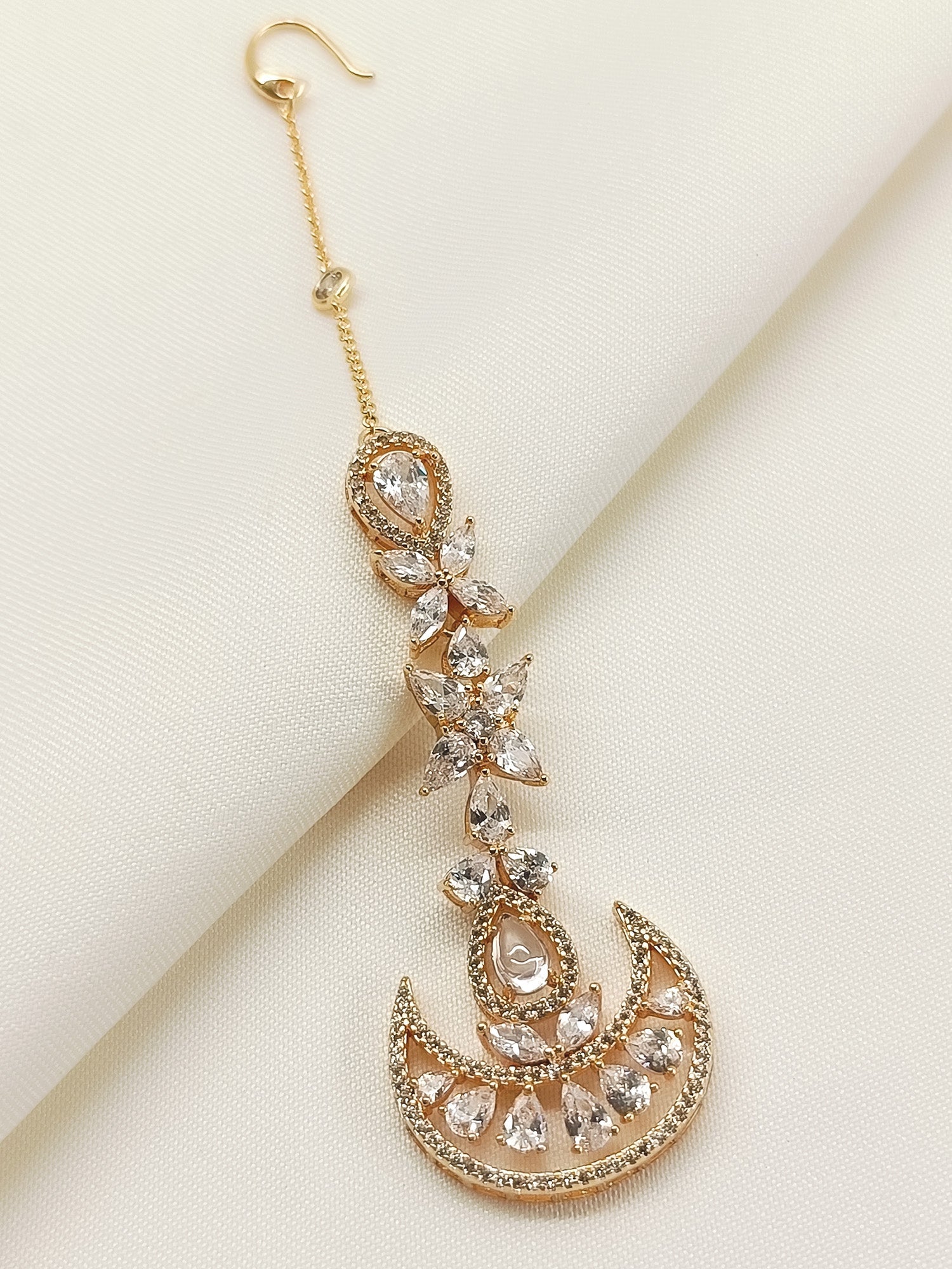 Kinari White American Diamond Teeka