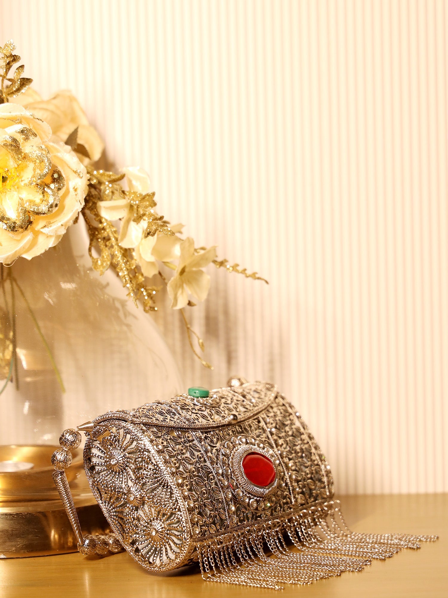 Betty Silver Evening Clutch - qivii