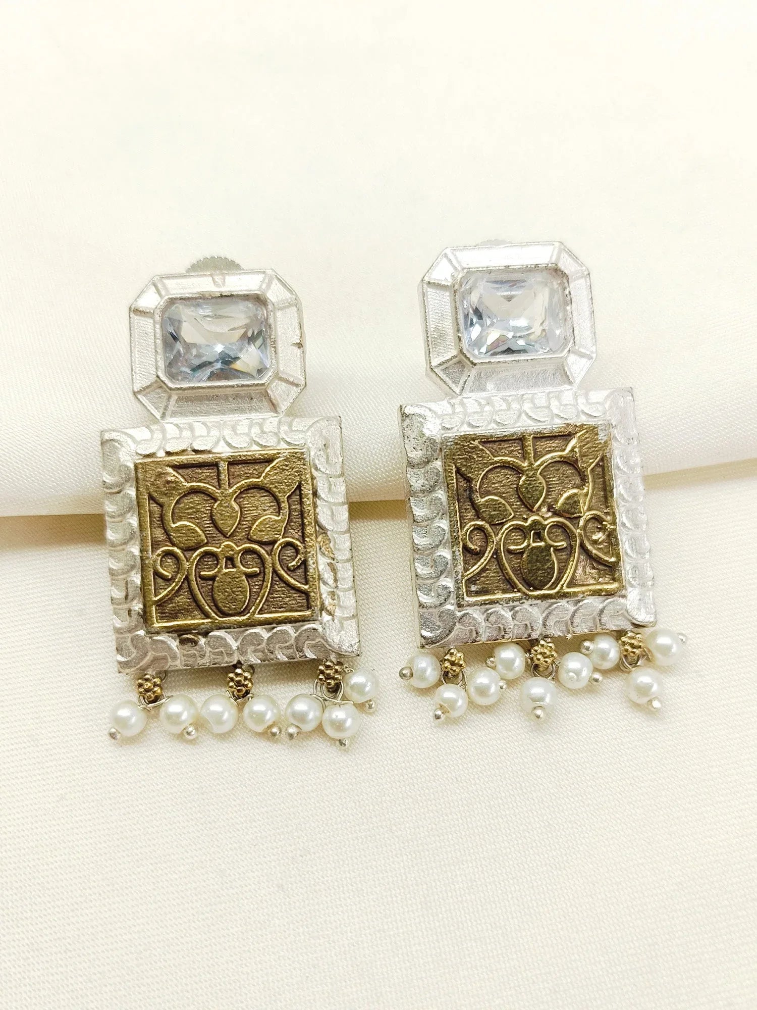 Banasmita White Oxidized Earring