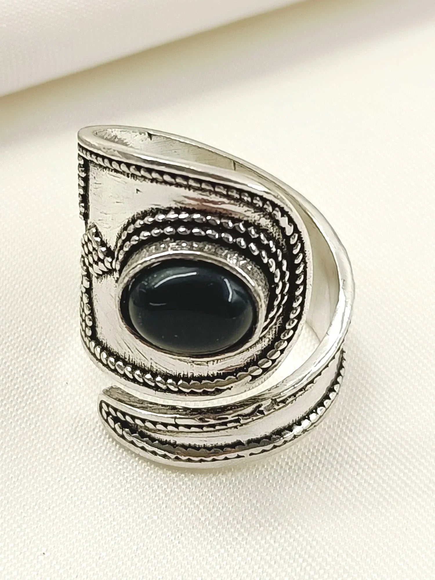Keily Black Western Finger Ring