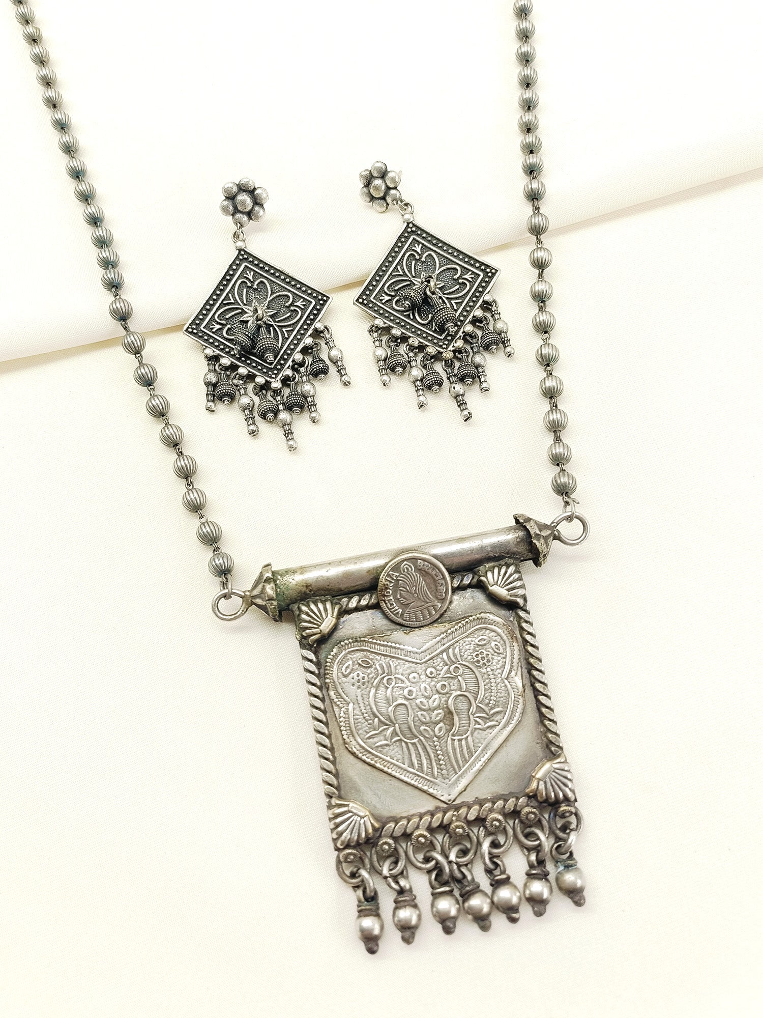 Adena Plain Oxidized Pendant Set