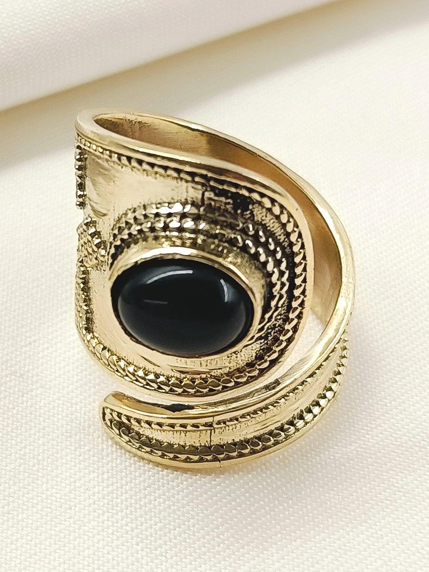 Shannon Black Western Finger Ring