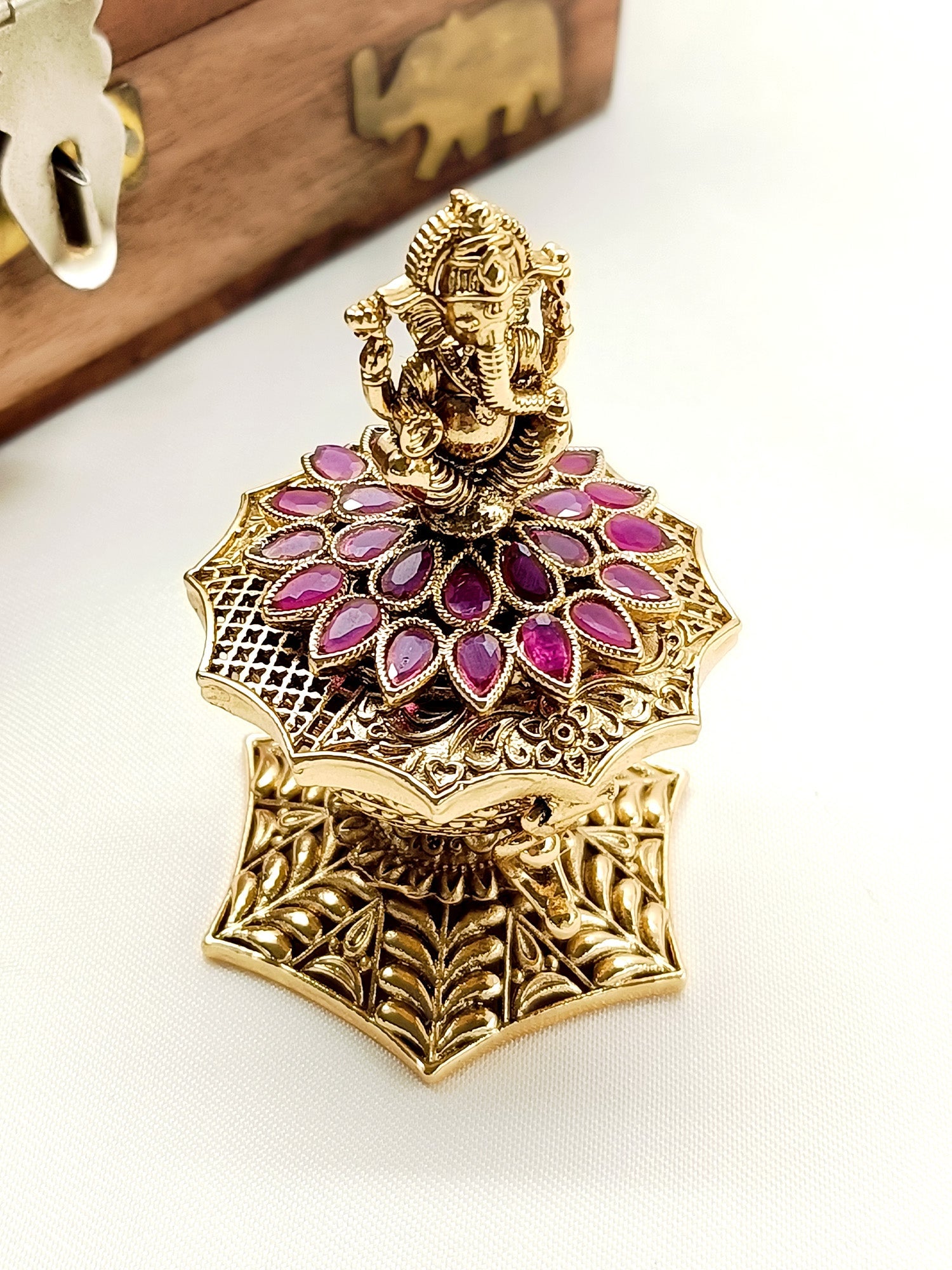 Kamila Ruby Antique Temple Sindoor Dibbi