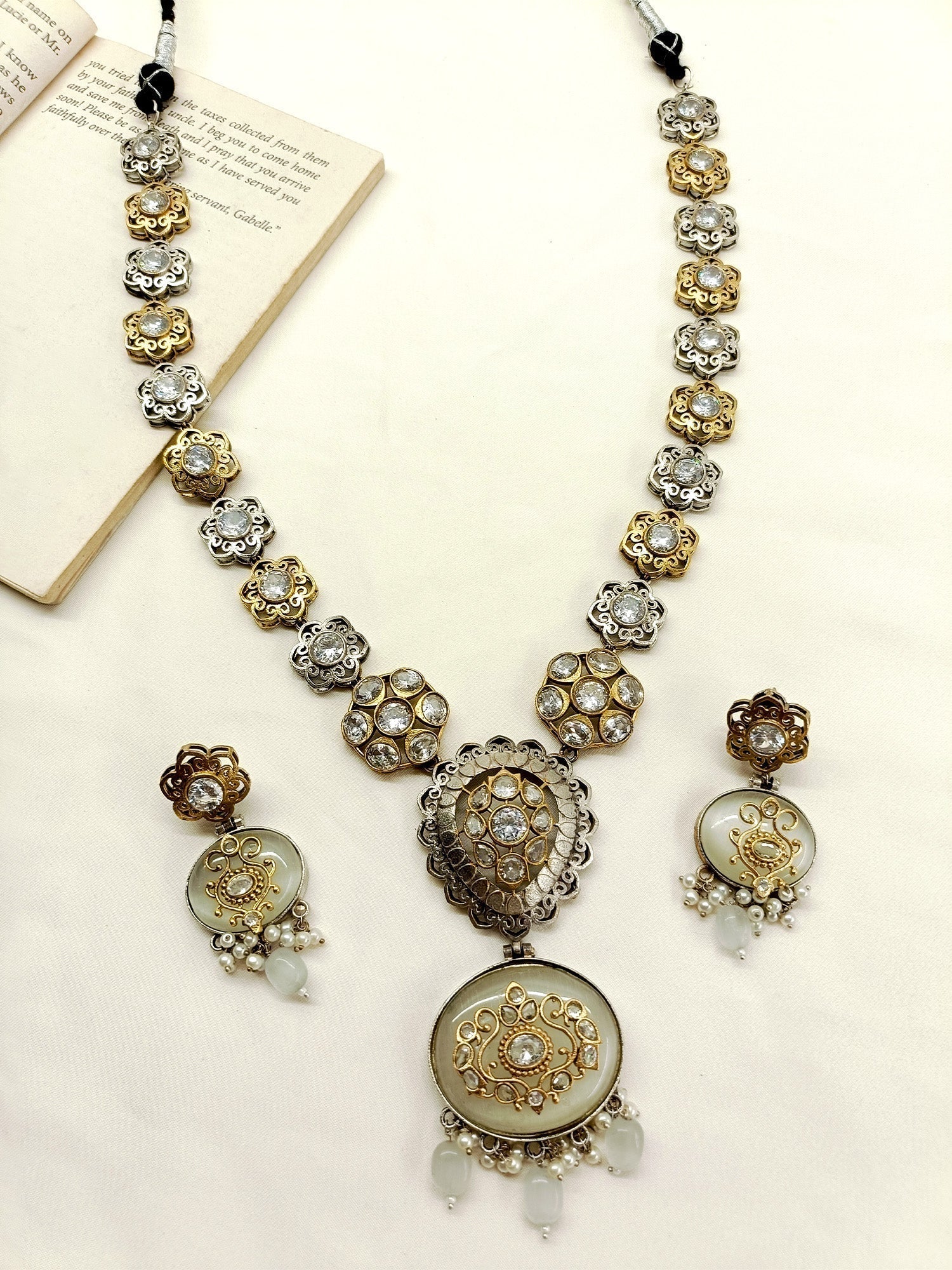 Arabesque Grey Long Oxidized Necklace Set - qivii