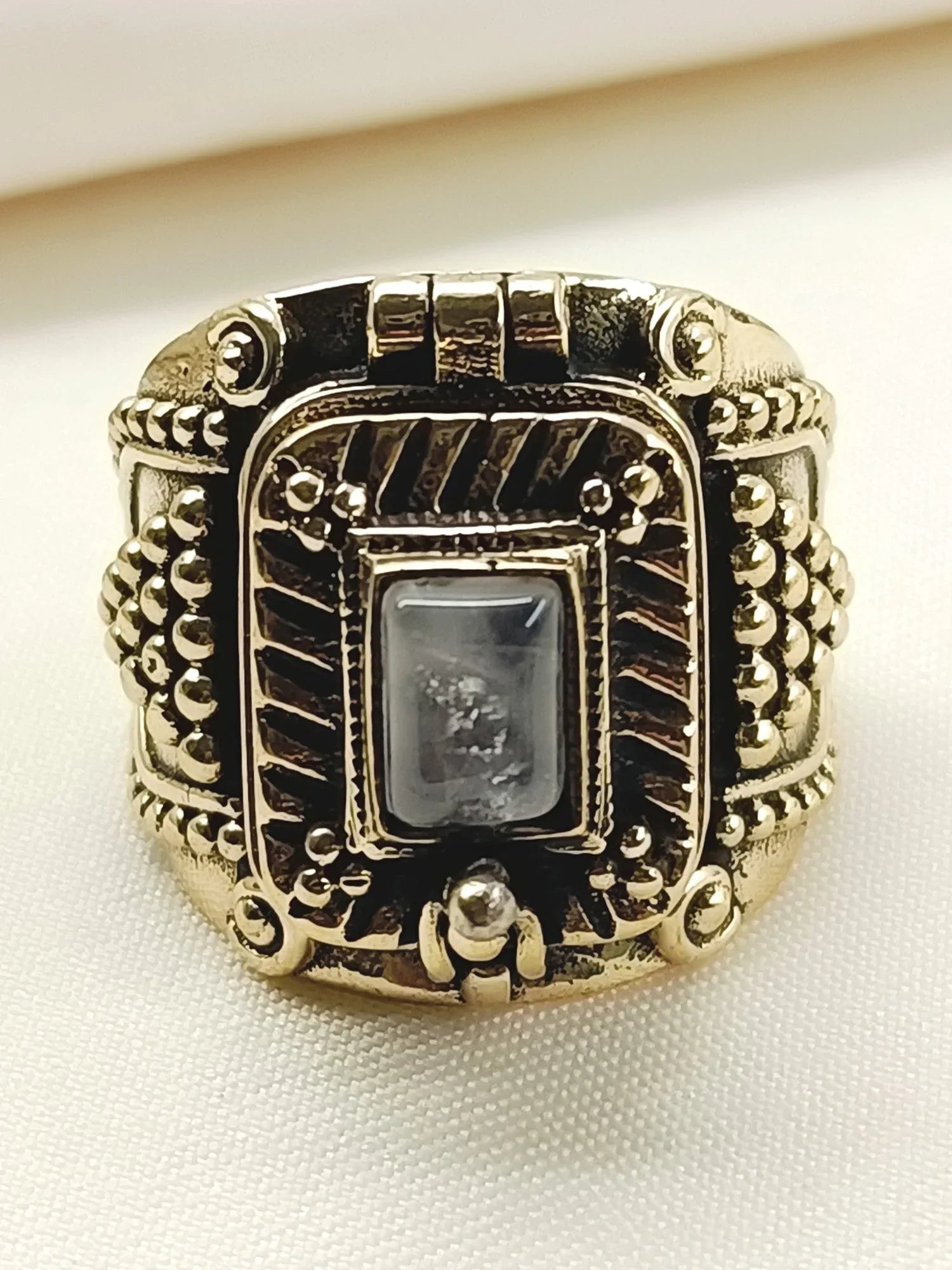 Almaas Pink Western Finger Ring