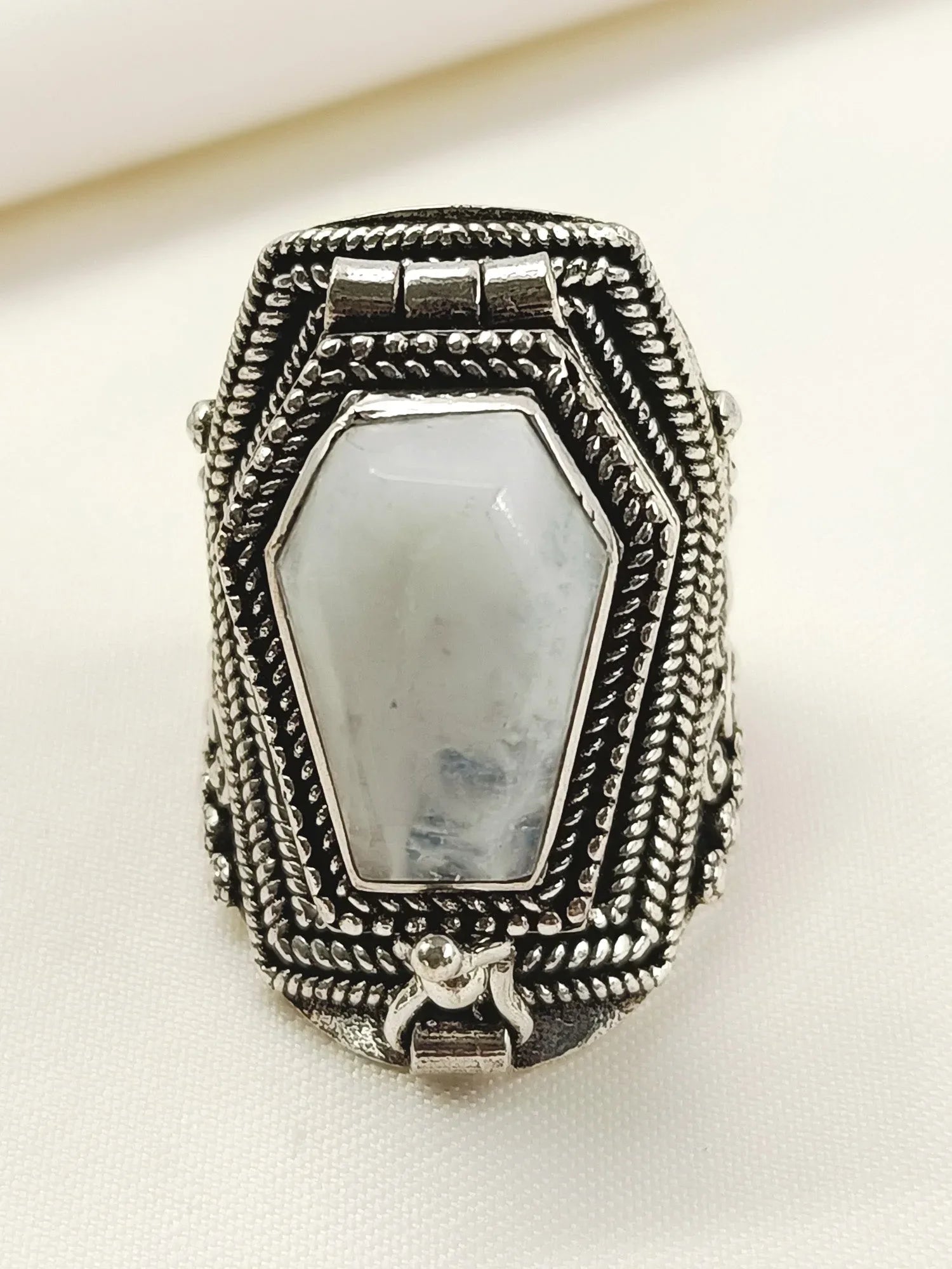 Ulagon Grey Western Finger Ring