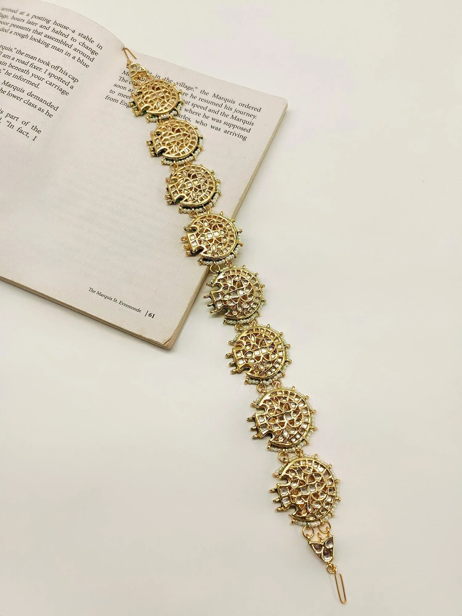 Nagma White Kundan Sheeshpatti