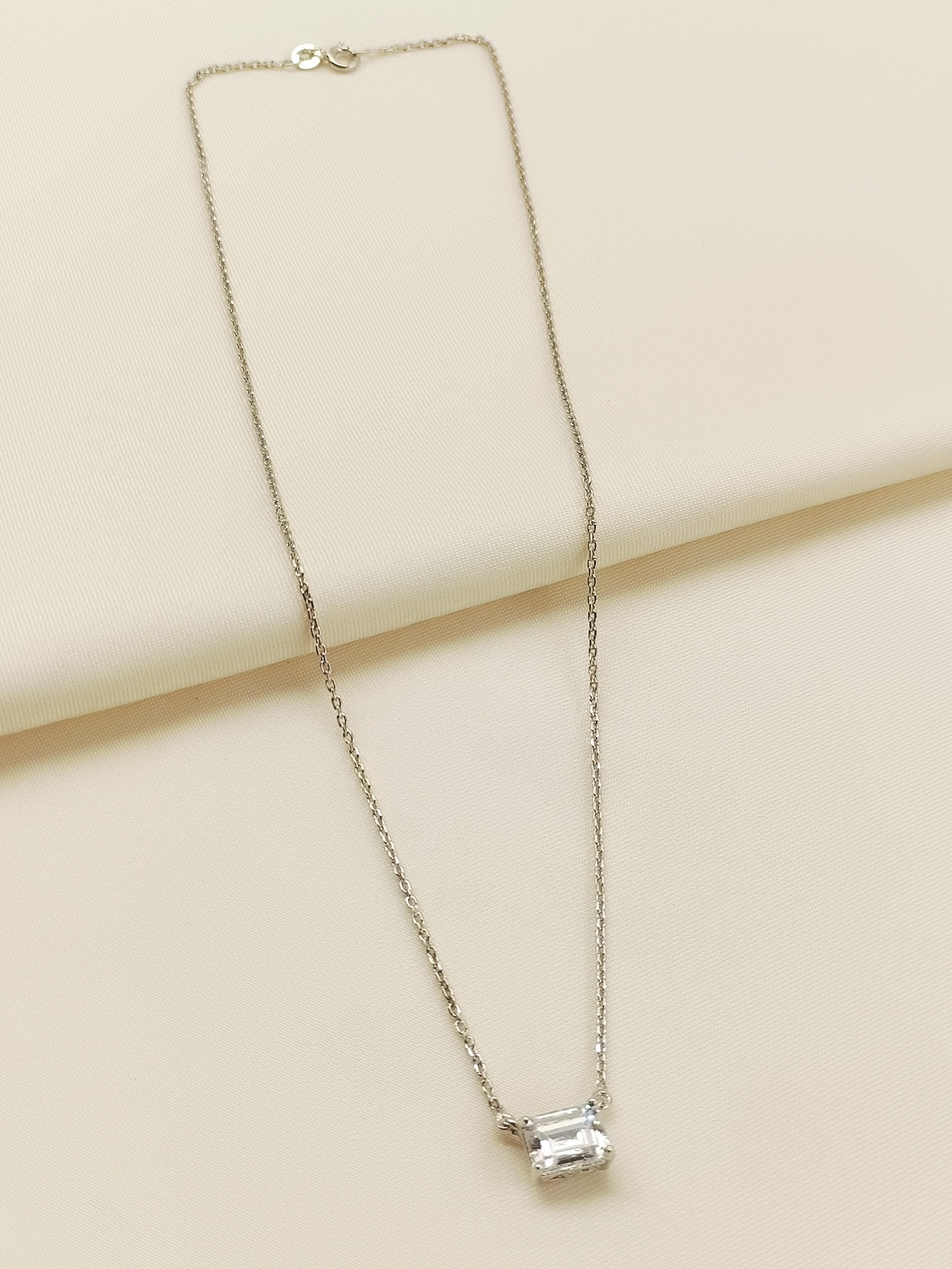 Gureza 92.5 Silver Swarovski Stone Pendal - qivii