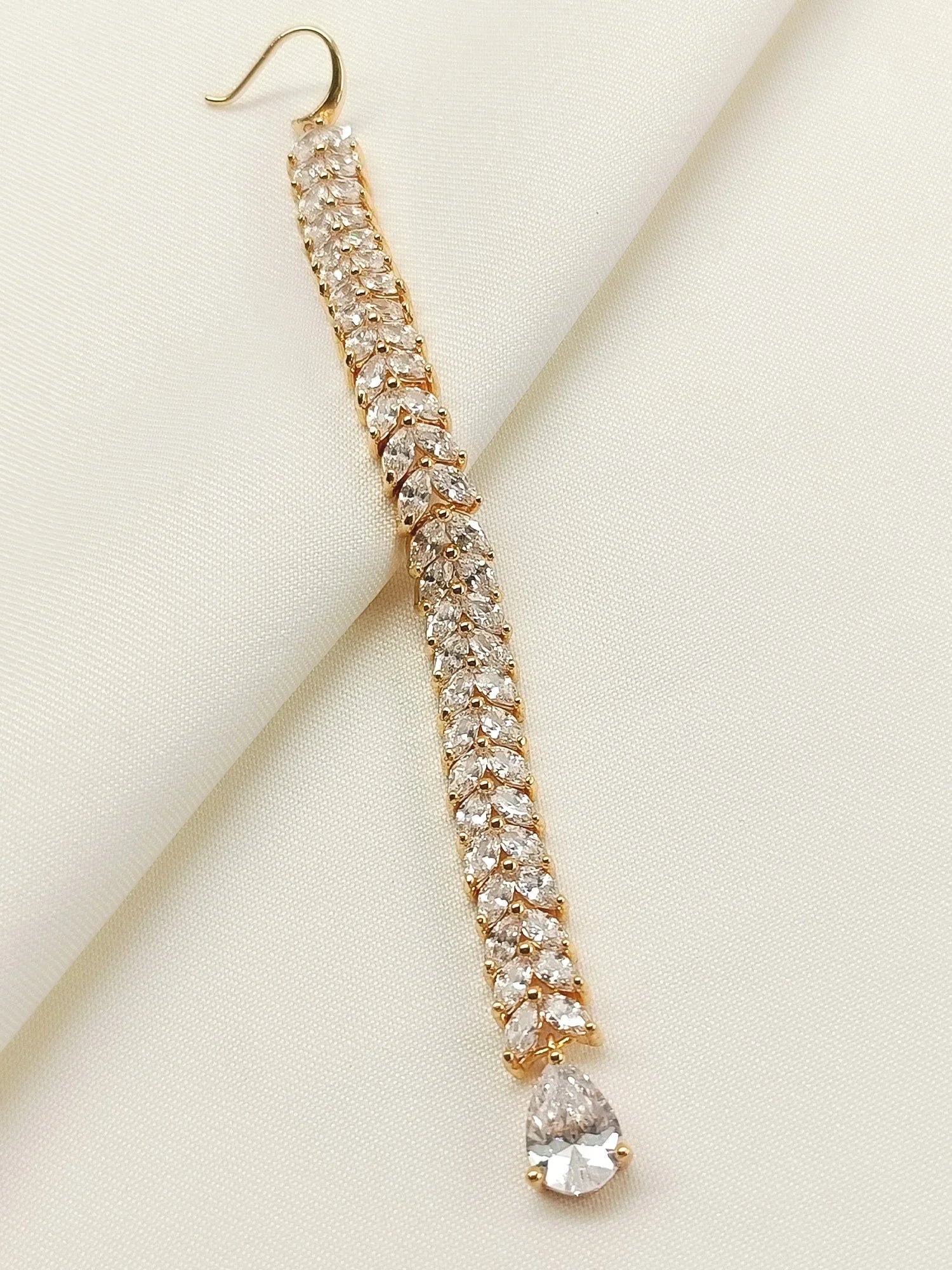Gamya White American Diamond Teeka