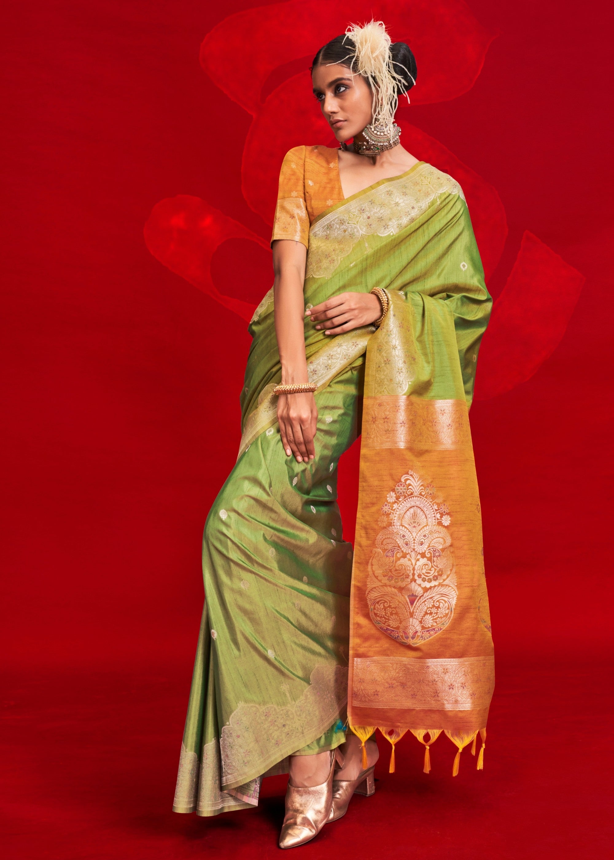 Green Tussar Silk Handloom Weaving Saree with Contrast Ikkat Pallu - qivii