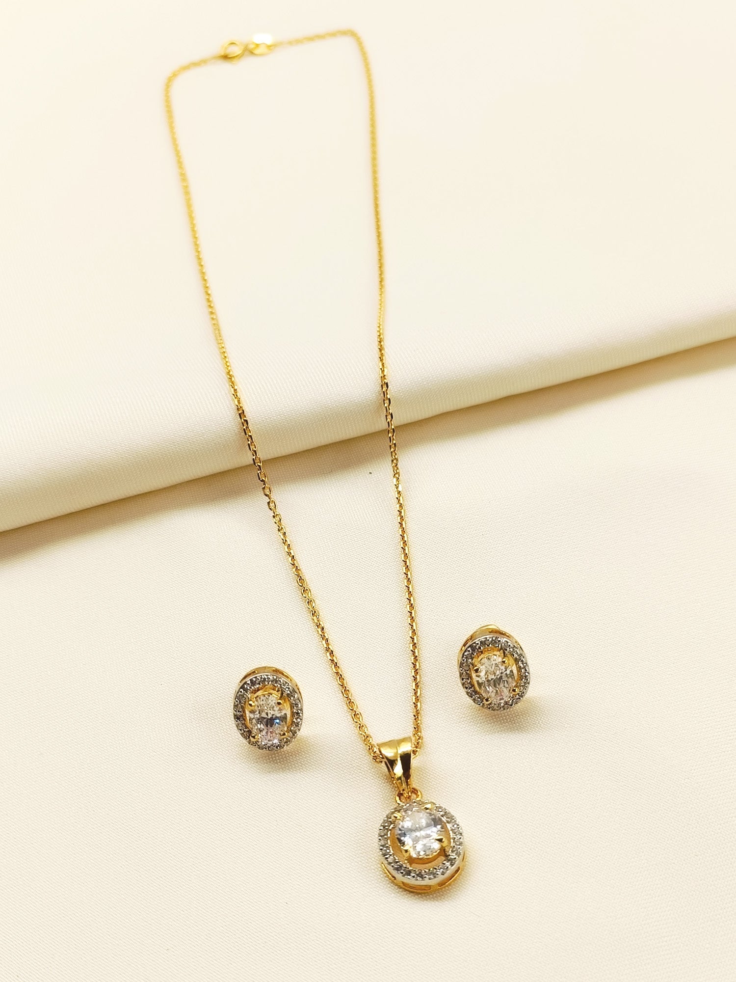 Aarzu 92.5 Silver Swarovski Stone Pendant Set