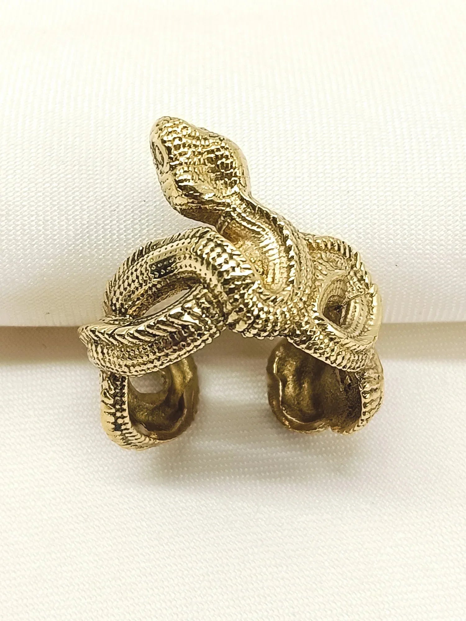 Juliet Golden Western Finger Ring