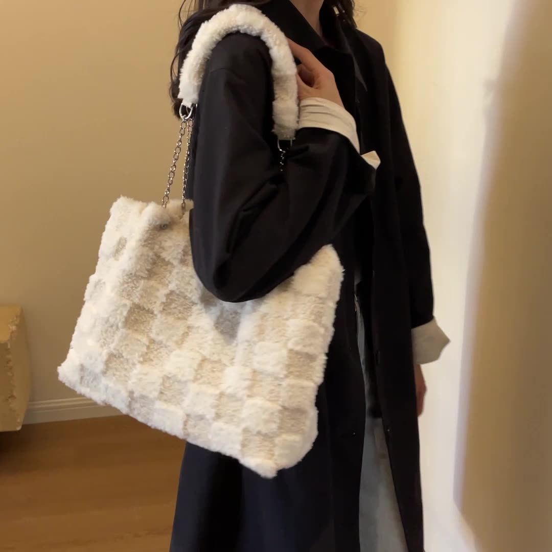 Women's Large-Capacity Plush Handbag | Trendy Quilted Chain Shoulder Bag with Patchwork Design