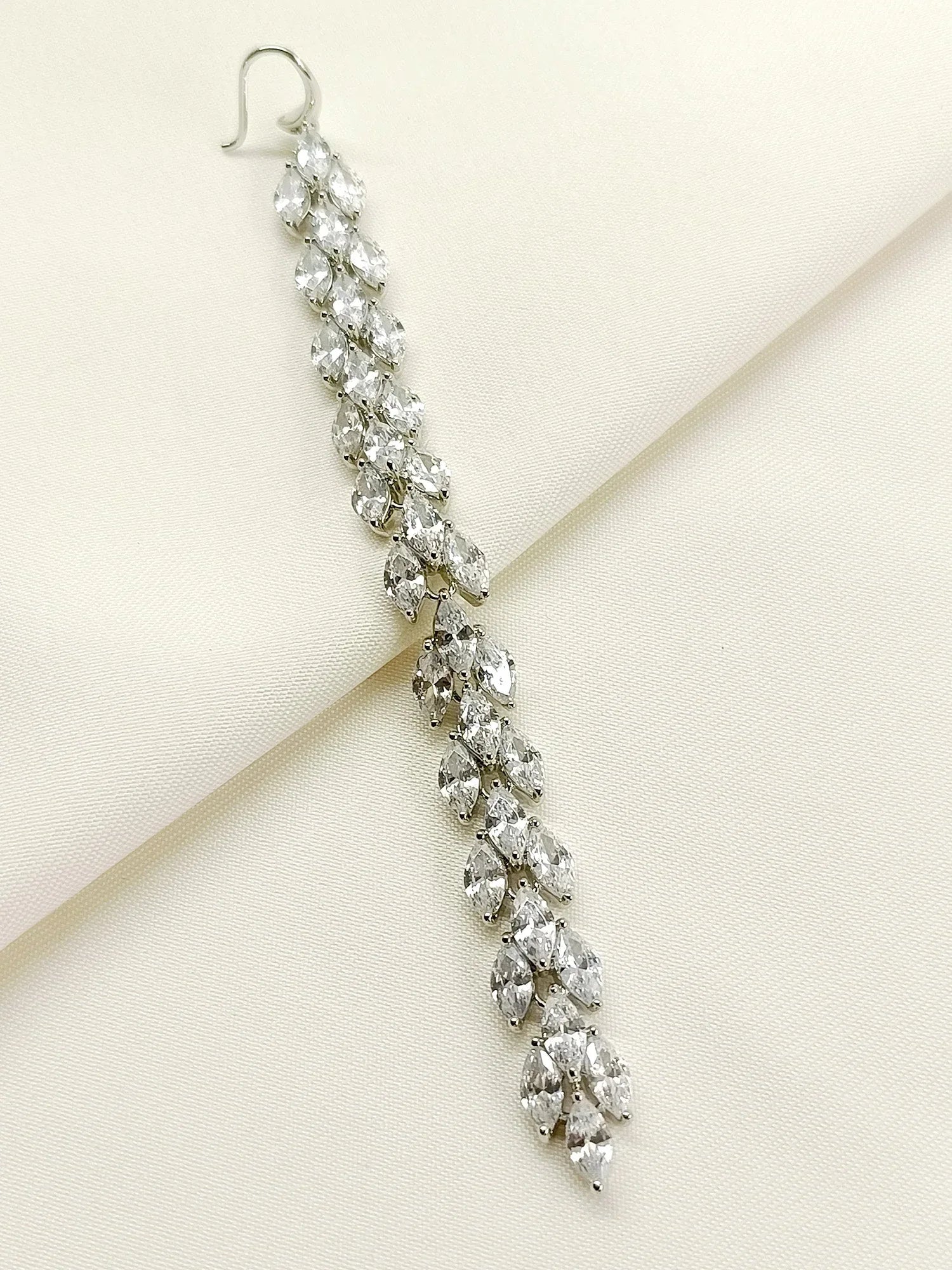 Komal White American Diamond Teeka