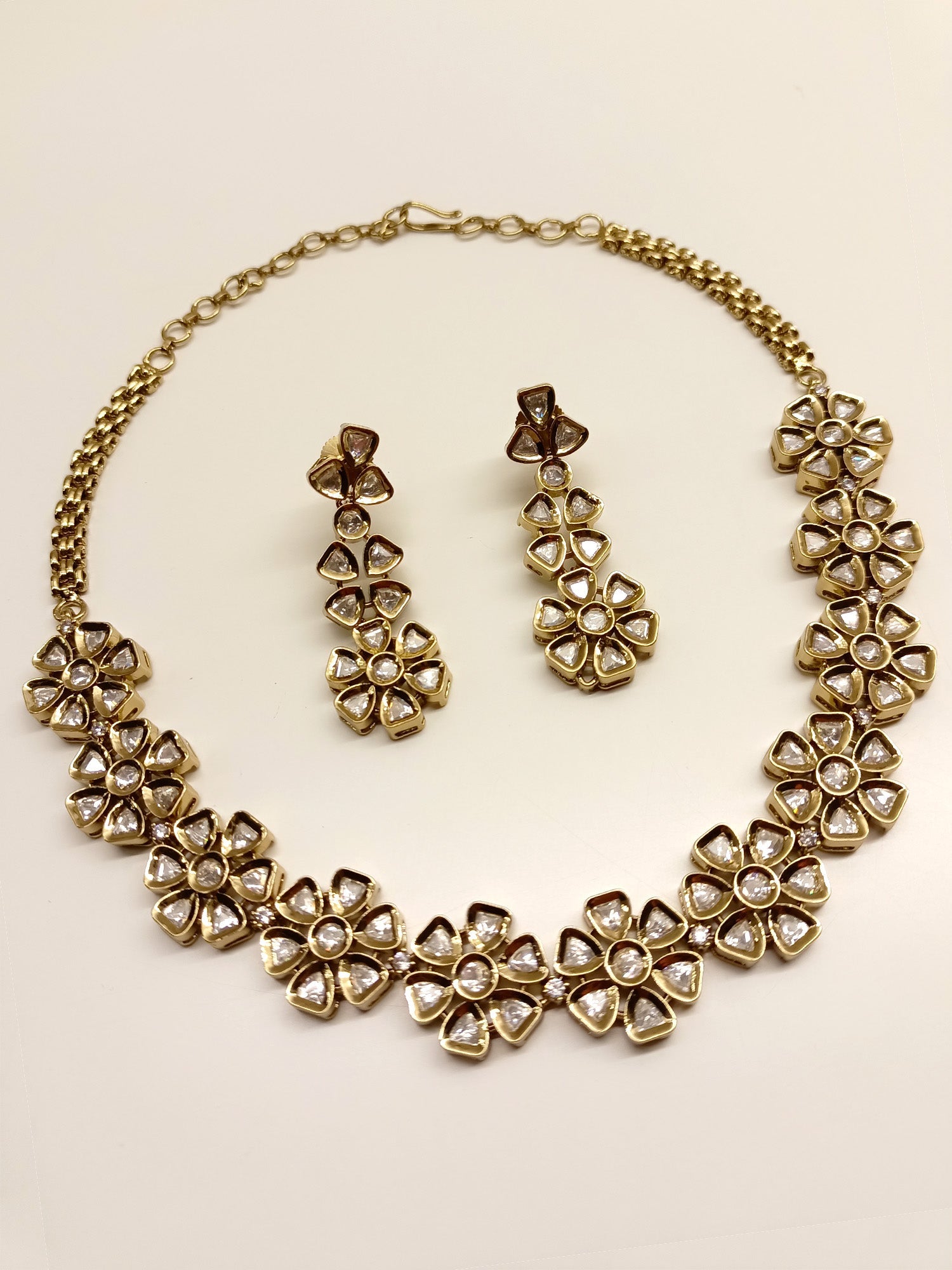 Gianna White Polki Necklace Set - qivii