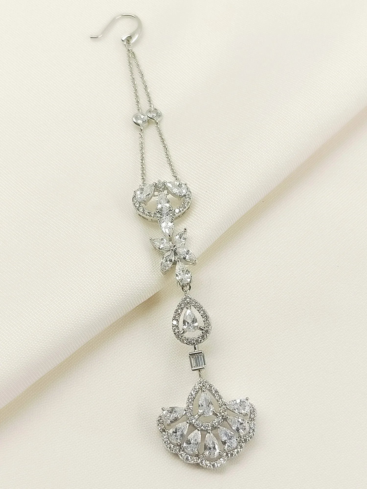 Sabana White American Diamond Teeka