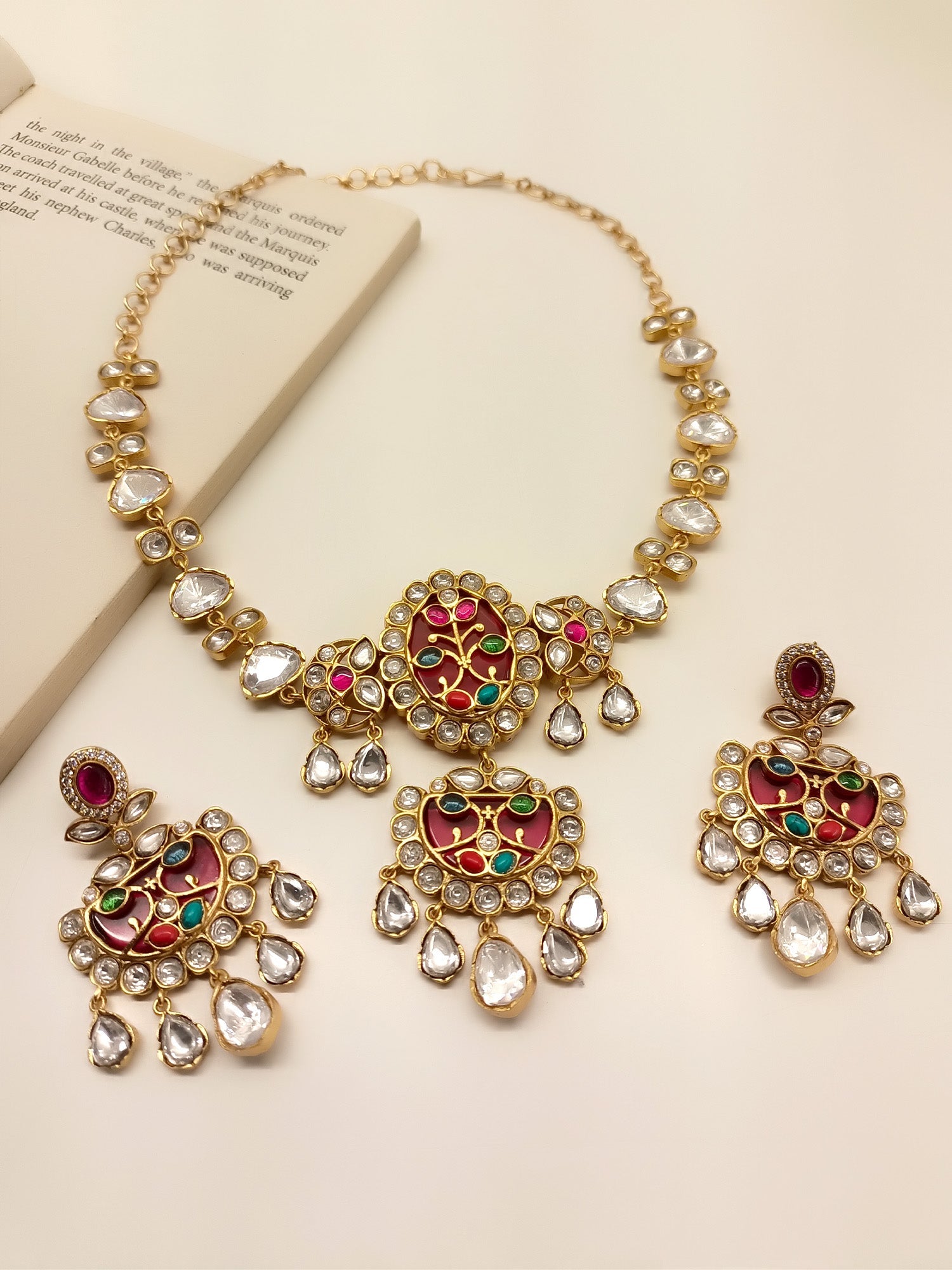 Aura Multi Colour Boutique Choker Set - qivii