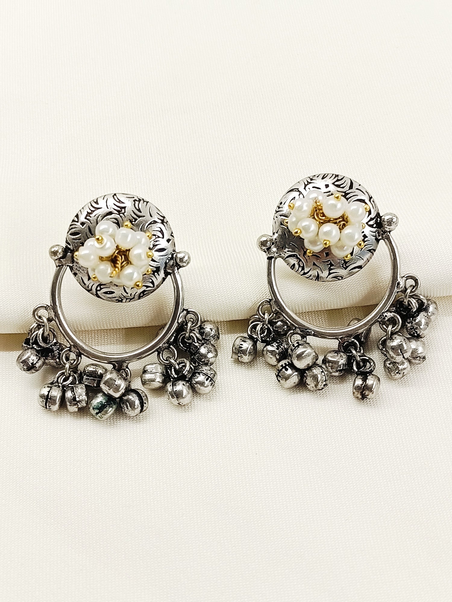 Priti White Oxidized Earring