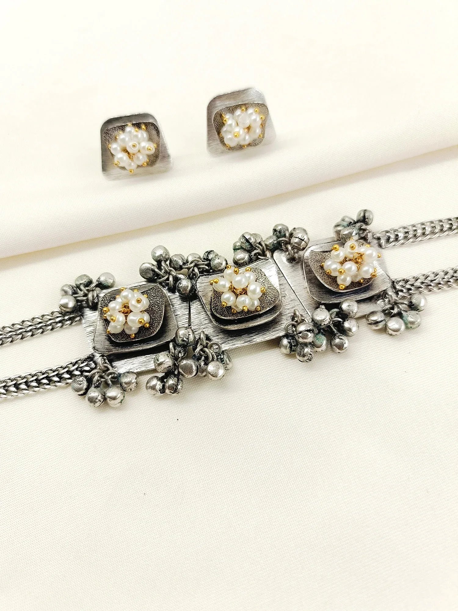 Vineeta White Pearl Oxidized Choker Set