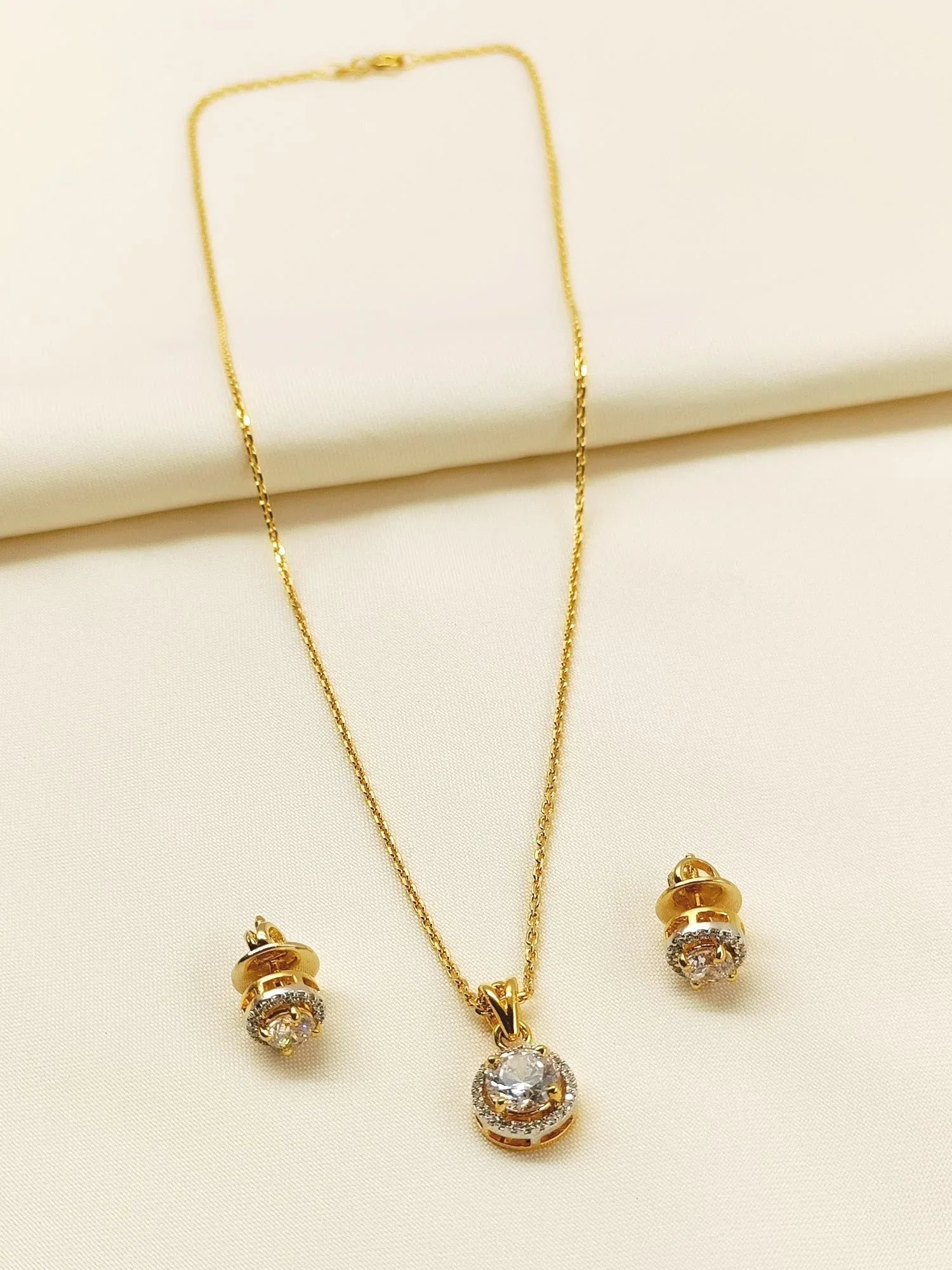 Sanya 92.5 Silver Swarovski Stone Pendant Set
