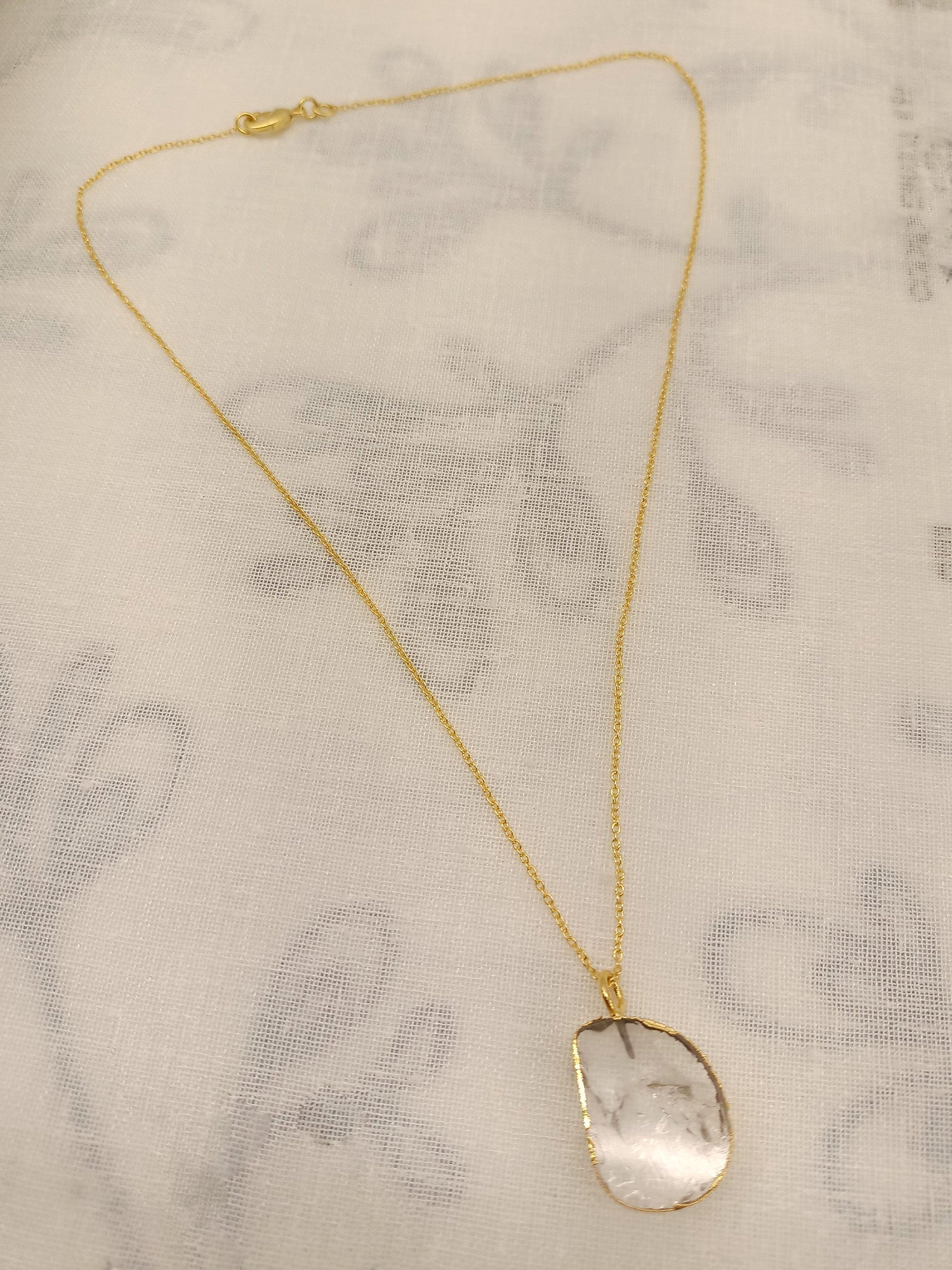 Carrie White Natural Stone Neckpiece - qivii