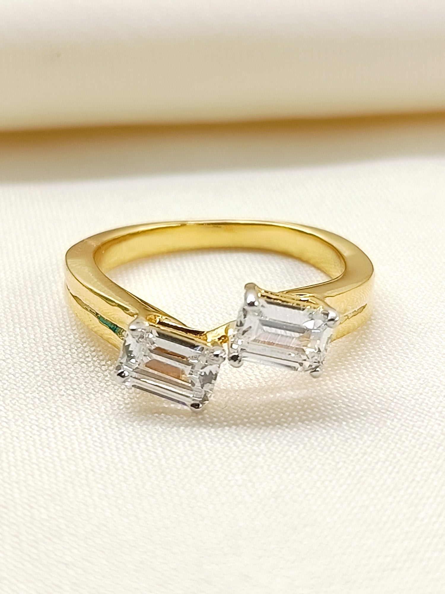 Forum 92.5 Silver Swarovski Stone Finger Ring - qivii