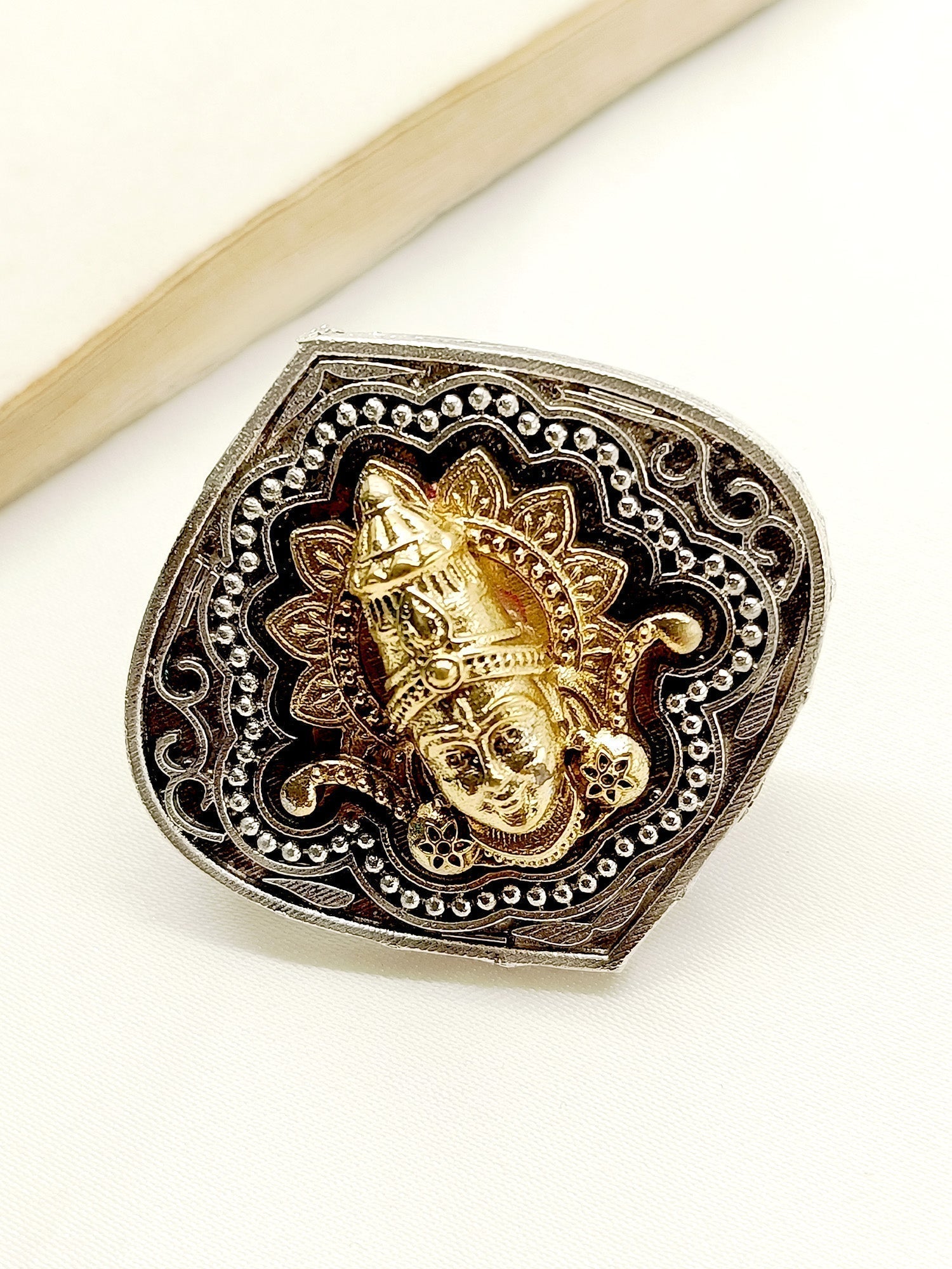 Sara Plain Temple Oxidized Finger Ring - qivii