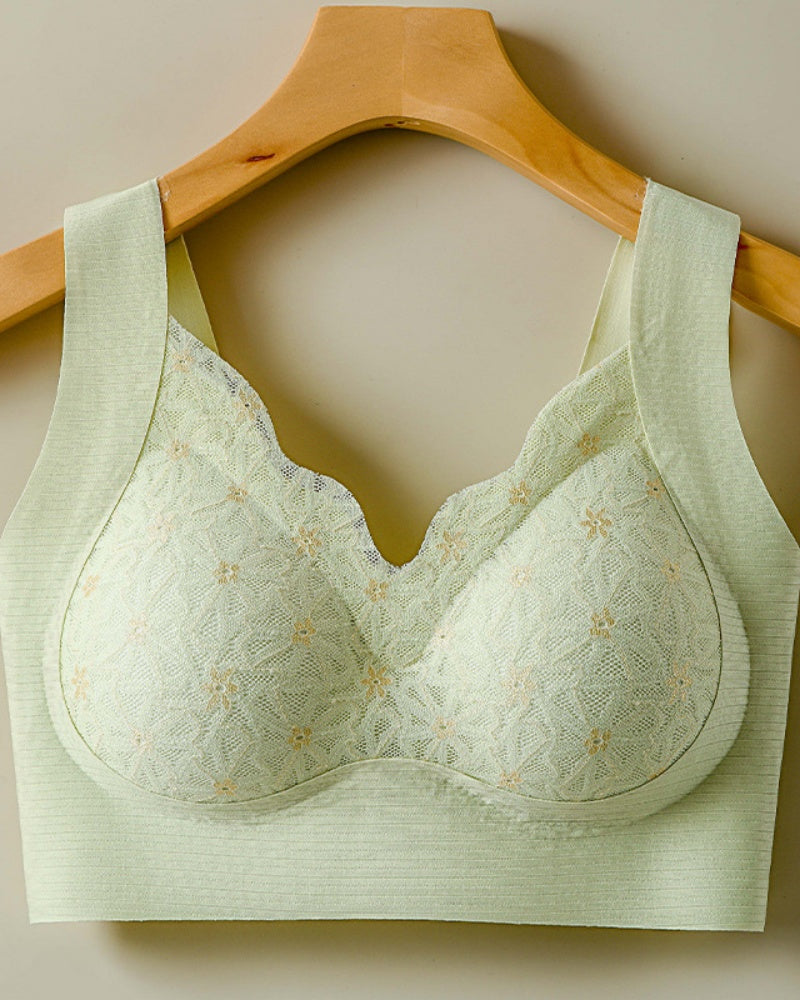 Wire Free Seamless Thin Breathable Bra with Delicate Floral Lace