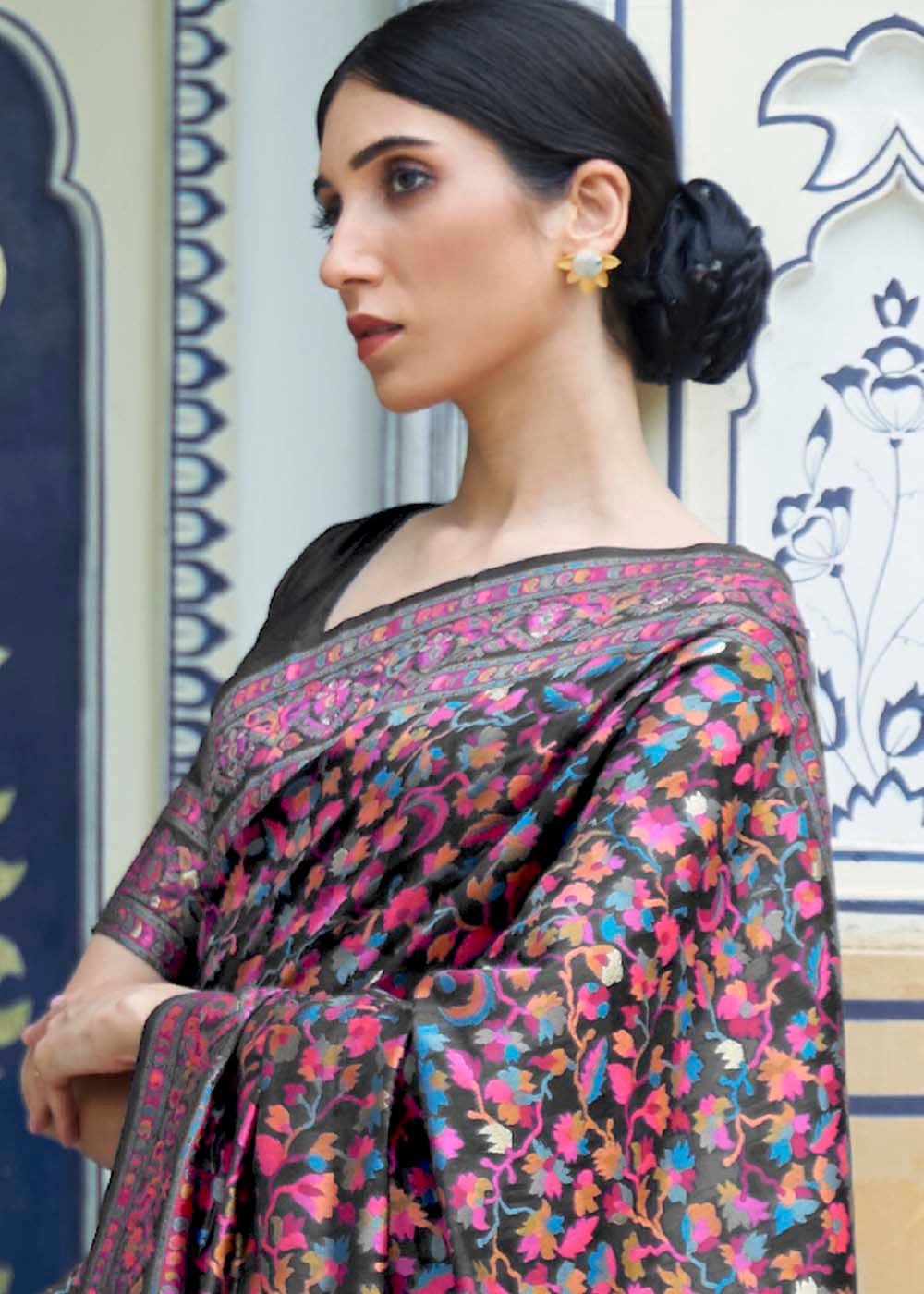 Midnight Black Banarasi Jamawar Woven Silk Saree - qivii
