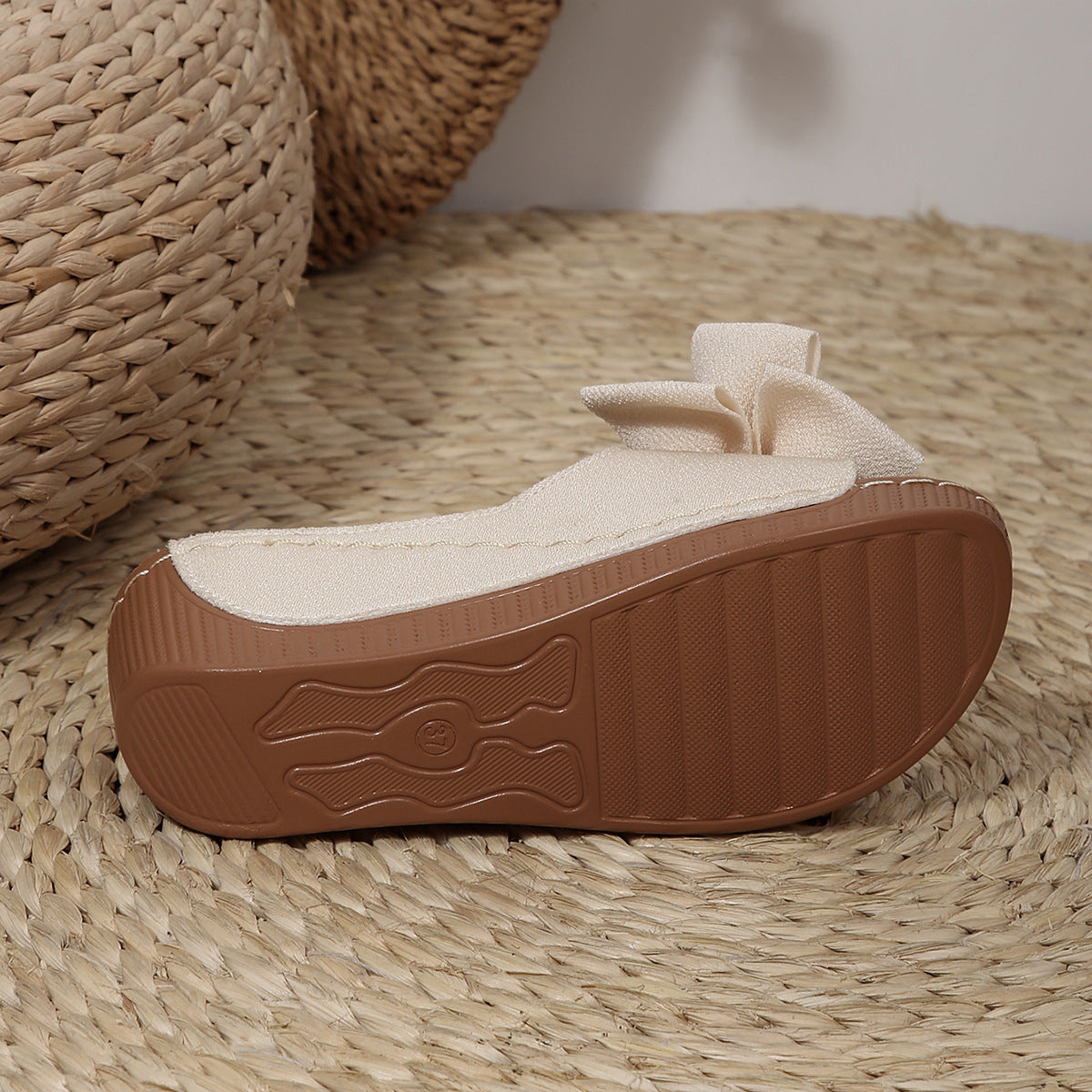 Women’s Liora Bow Flower Platform Wedge Slide Sandals – Peep-Toe Wide Strap Summer Slides (US 5–10.5)