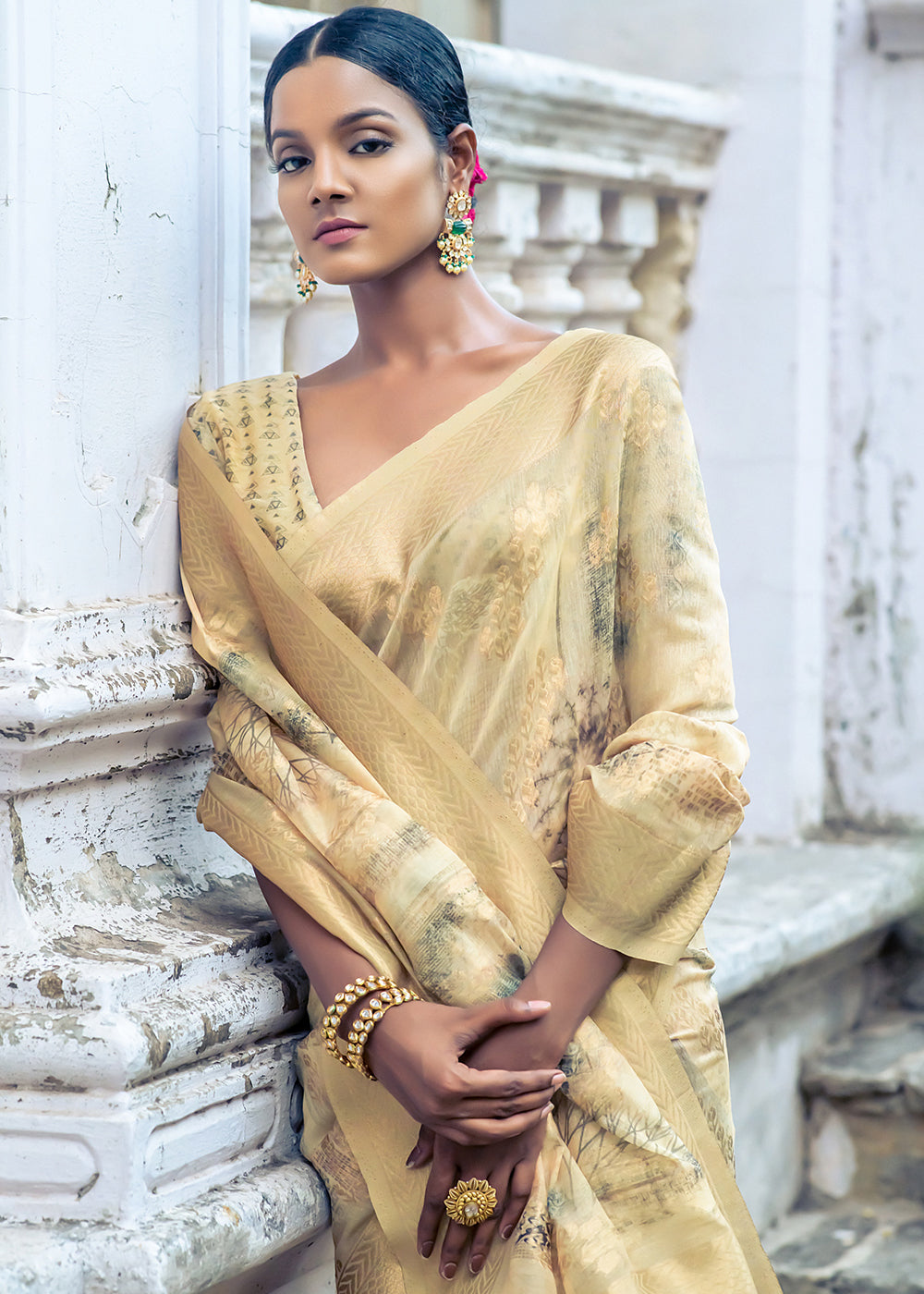 Yellowish Grey Floral Printed Silk Saree - qivii