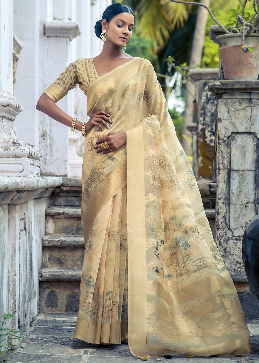 Yellowish Grey Floral Printed Silk Saree - qivii