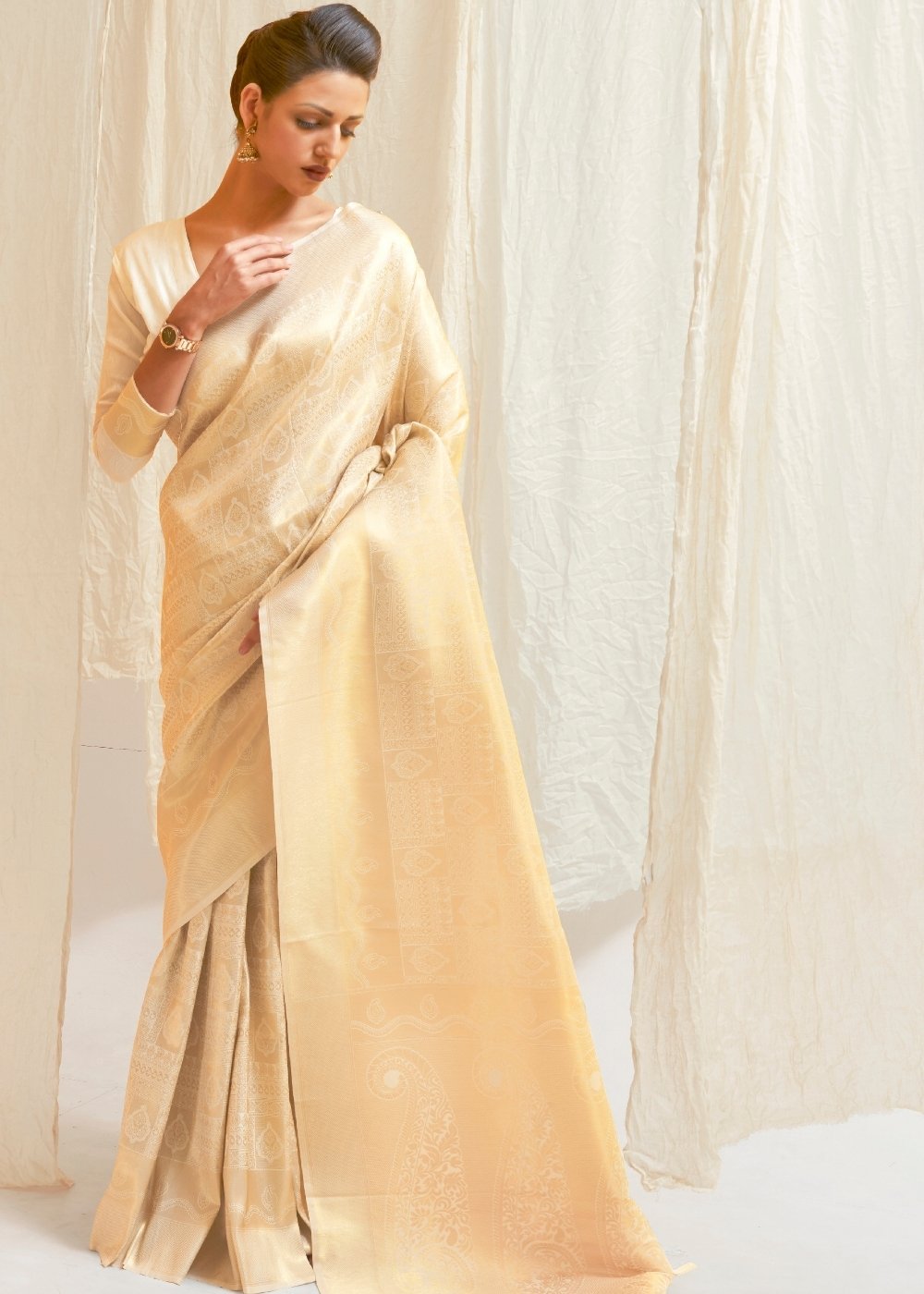 Cream White & Golden Blend Kanjivaram Silk Saree - qivii