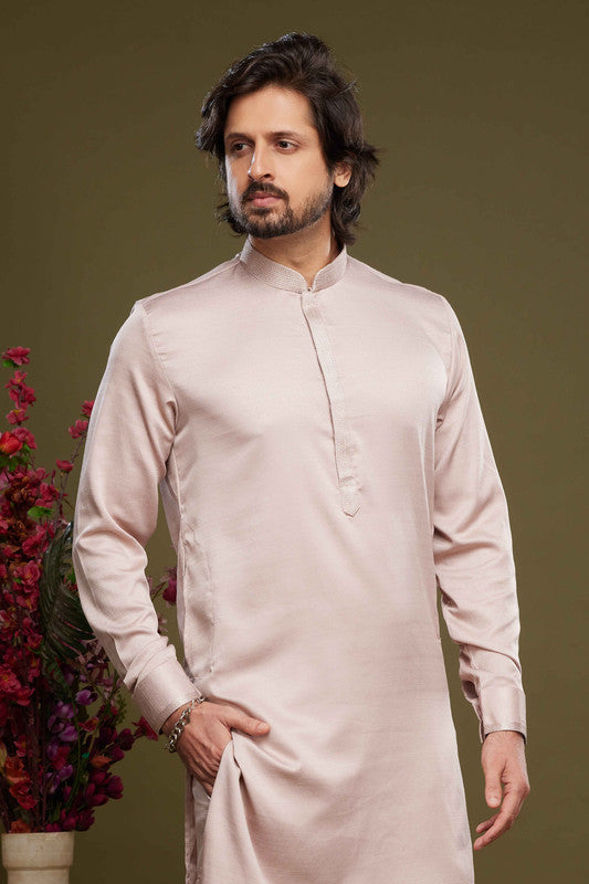 Men's Art Banarasi Silk Thread Work Kurta Pajama In Peach Colour