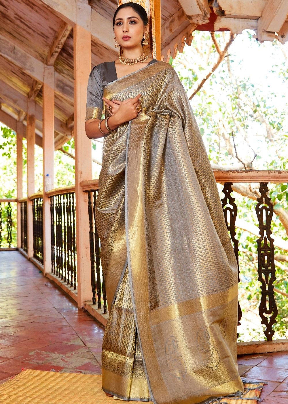 Dove Grey Woven Kanjivaram Saree: Top Pick - qivii