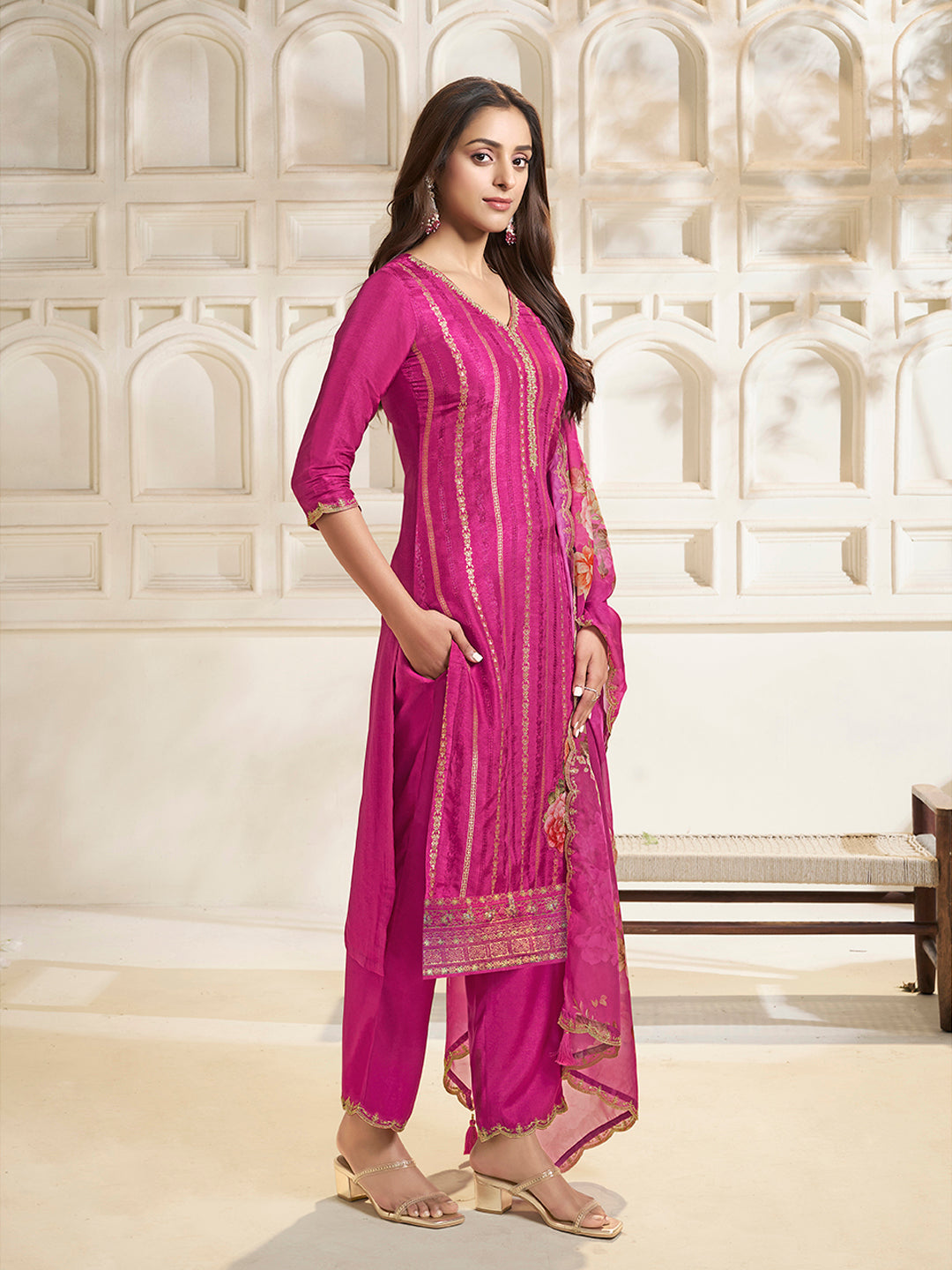 Pink Dola Silk Jacquard weave with Applique patch Kurta Suit set - qivii