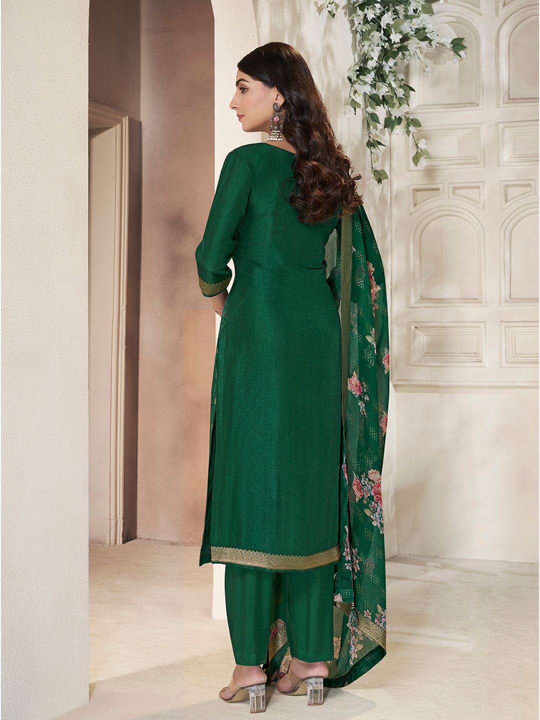 Green Dola Silk Kurta with Jacquard Weave Sequins Work Kurta Suit Set - qivii
