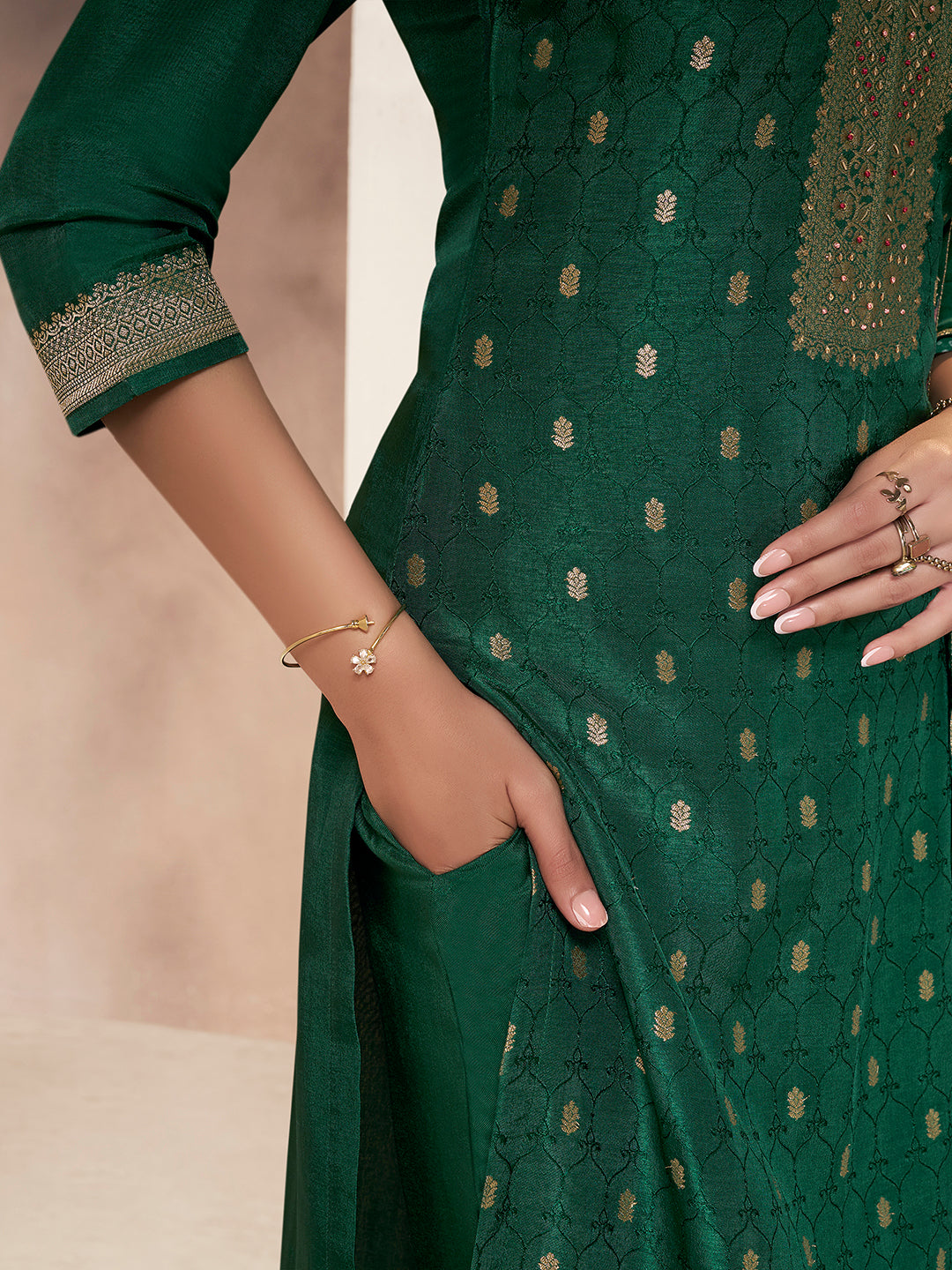 Green Dola Silk Kurta with Jacquard Weave Sequins Work Kurta Suit Set - qivii