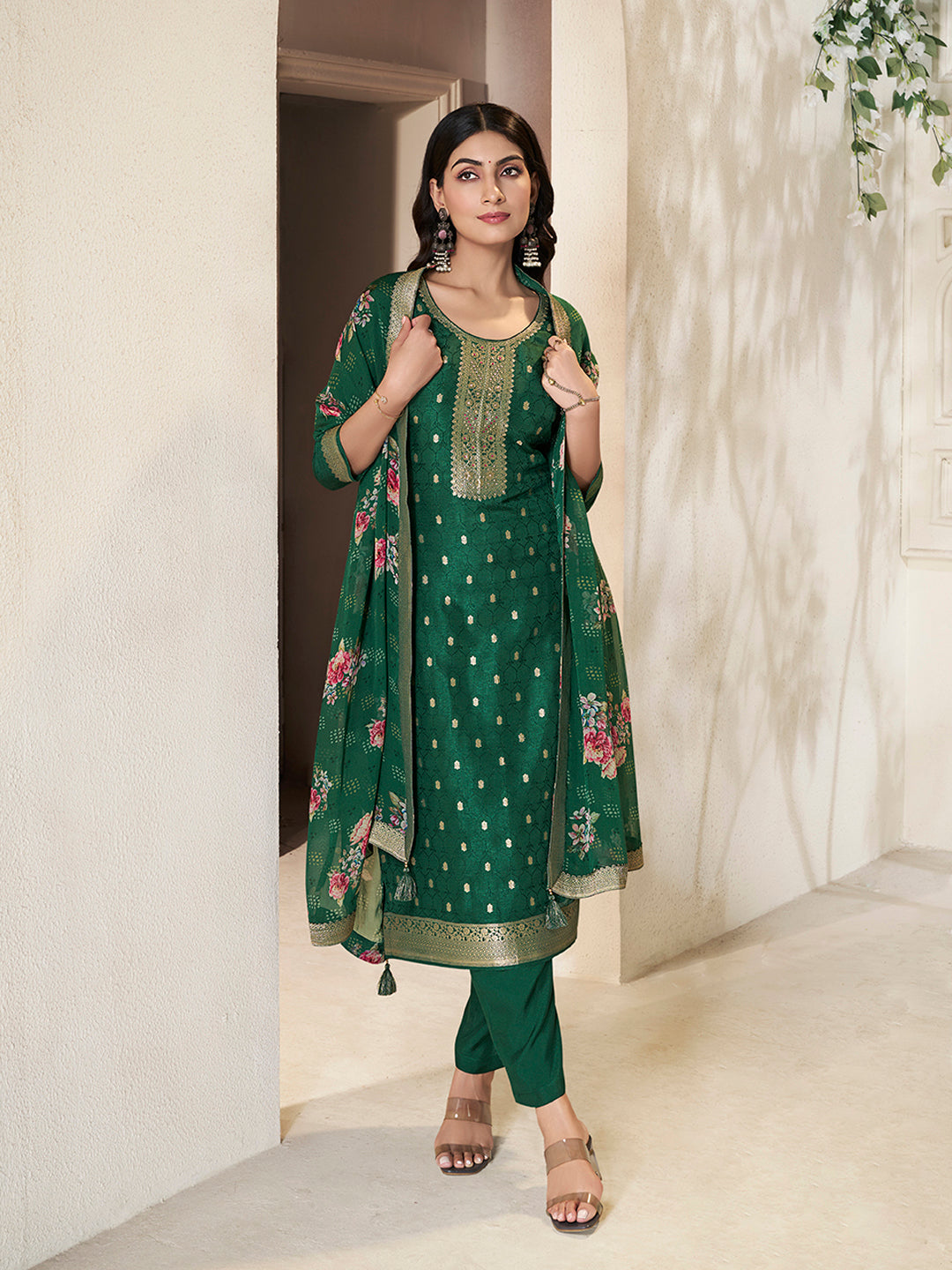 Green Dola Silk Kurta with Jacquard Weave Sequins Work Kurta Suit Set - qivii