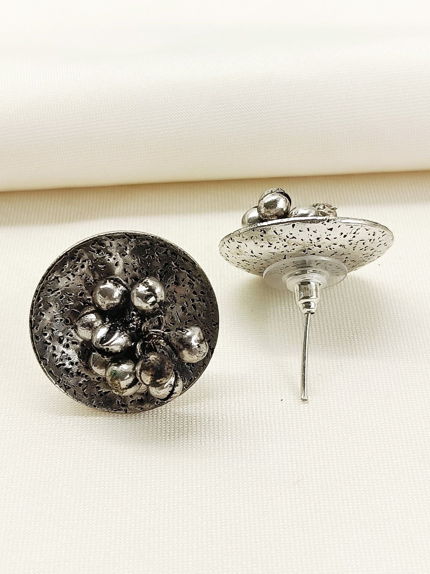 Vedatita Plain Oxidized Tops