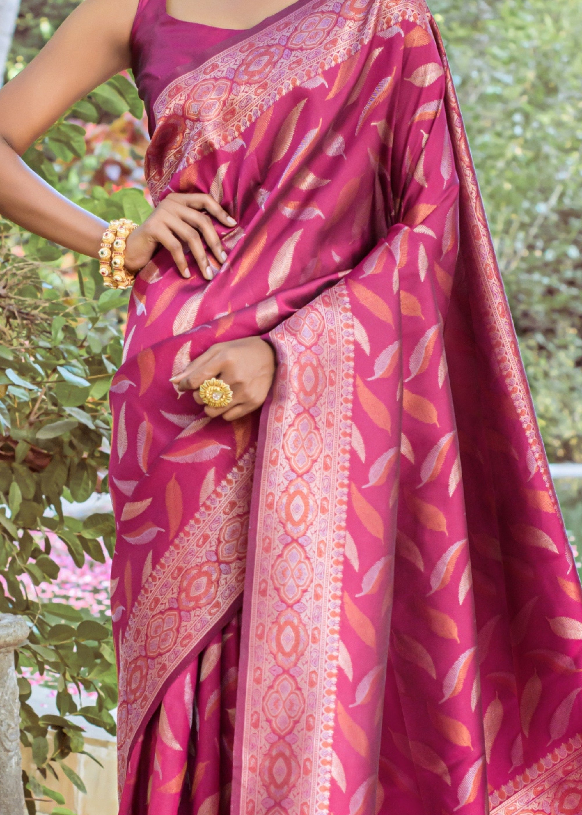 Magenta Pink Zari Woven Silk Saree - qivii