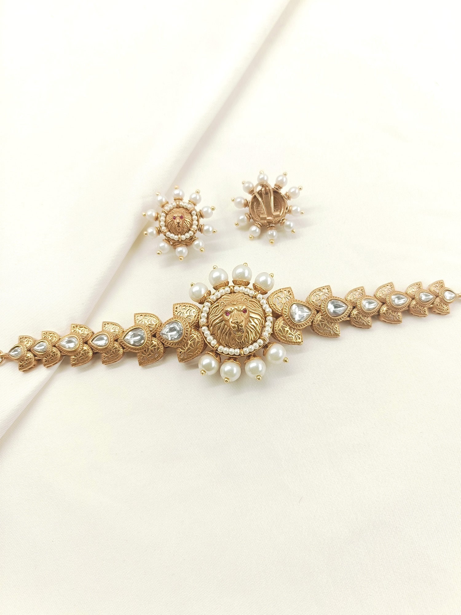 Swara White Pearl Boutique Choker Set