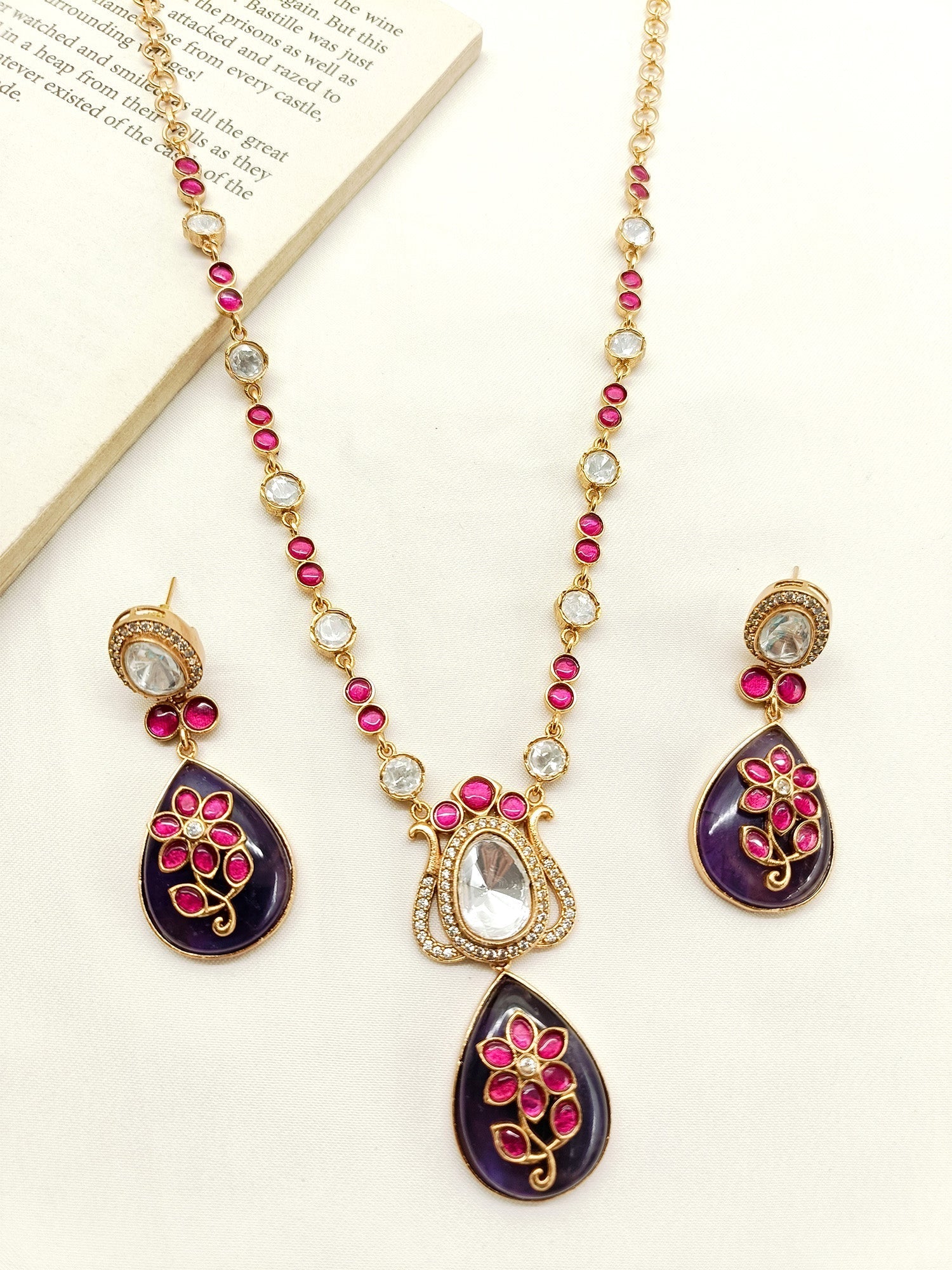Seenu Maroon Boutique Necklace Set - qivii