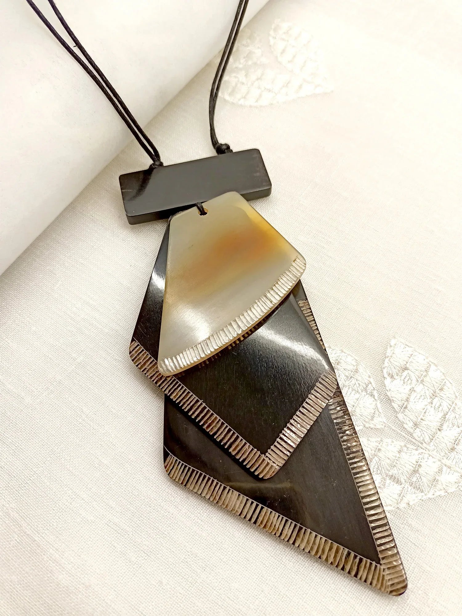 Meadow Beige Long Men's Neckpiece