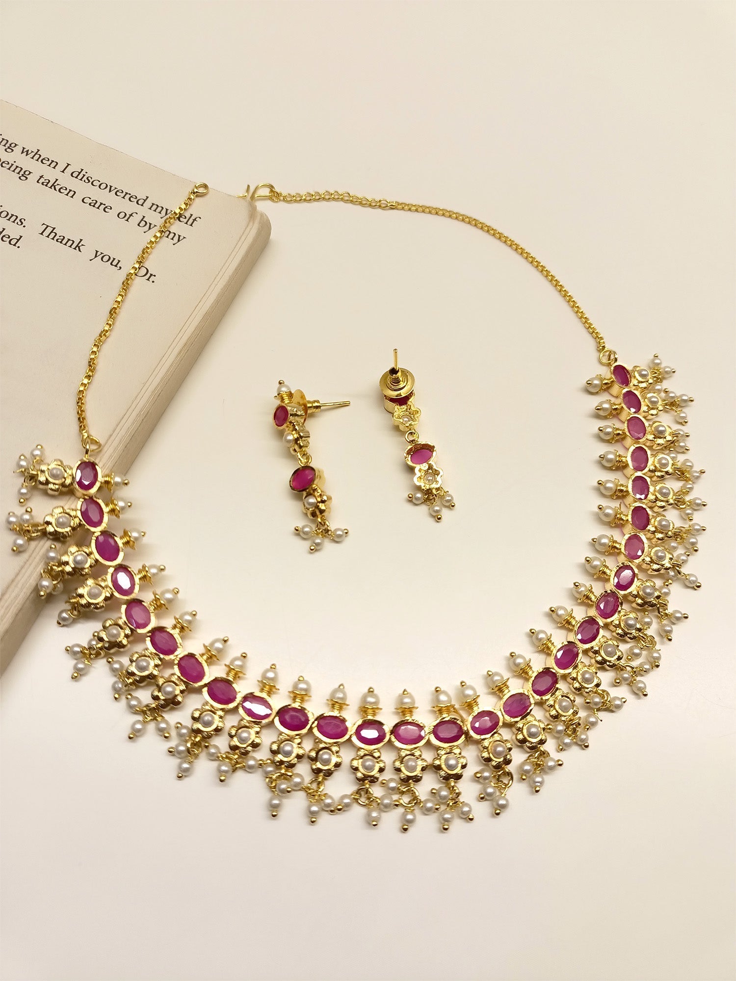 Beautiful jadau necklace set with classic design and pearls