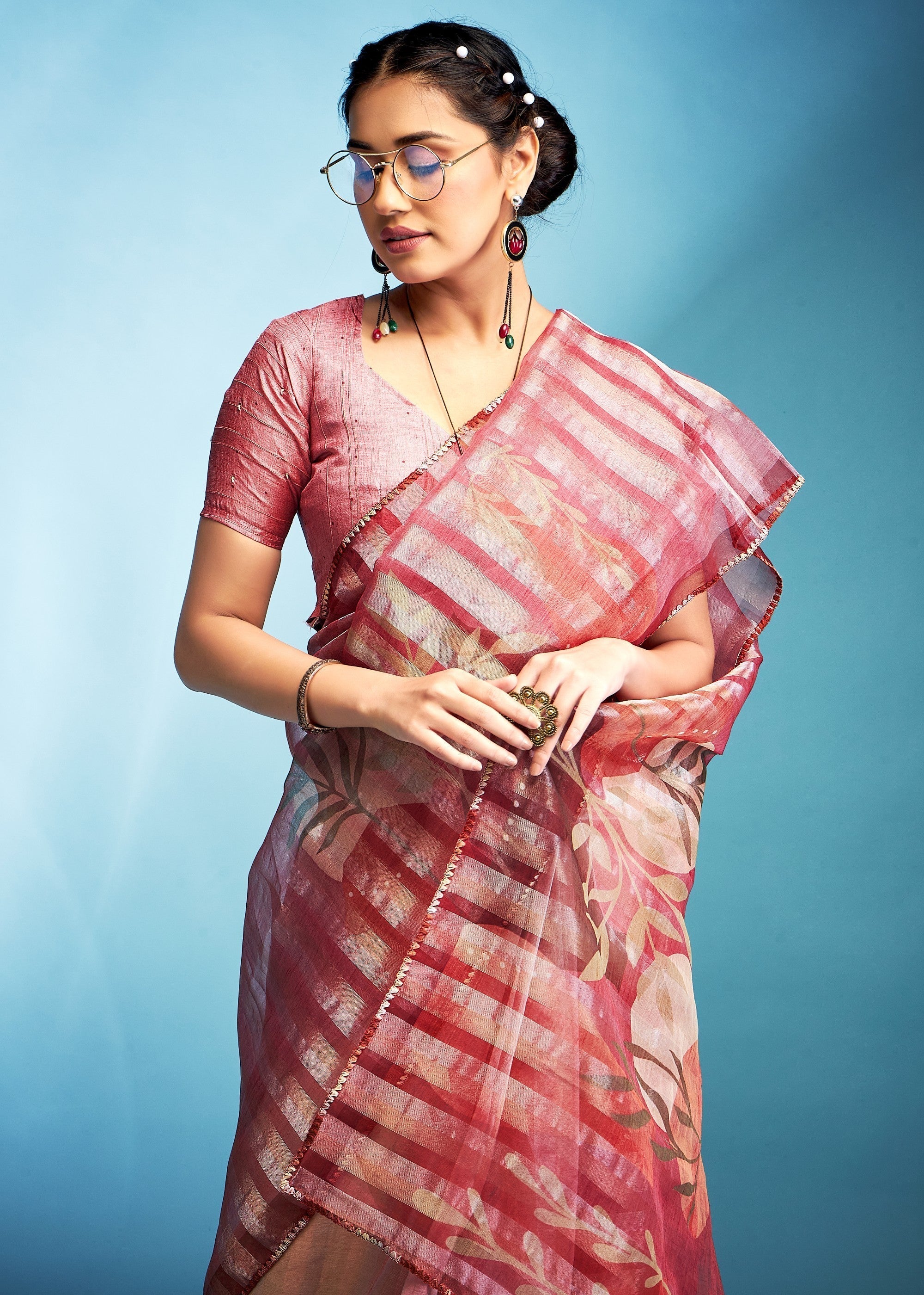 Candy Pink Tissue Silk Saree With Floral Print - qivii