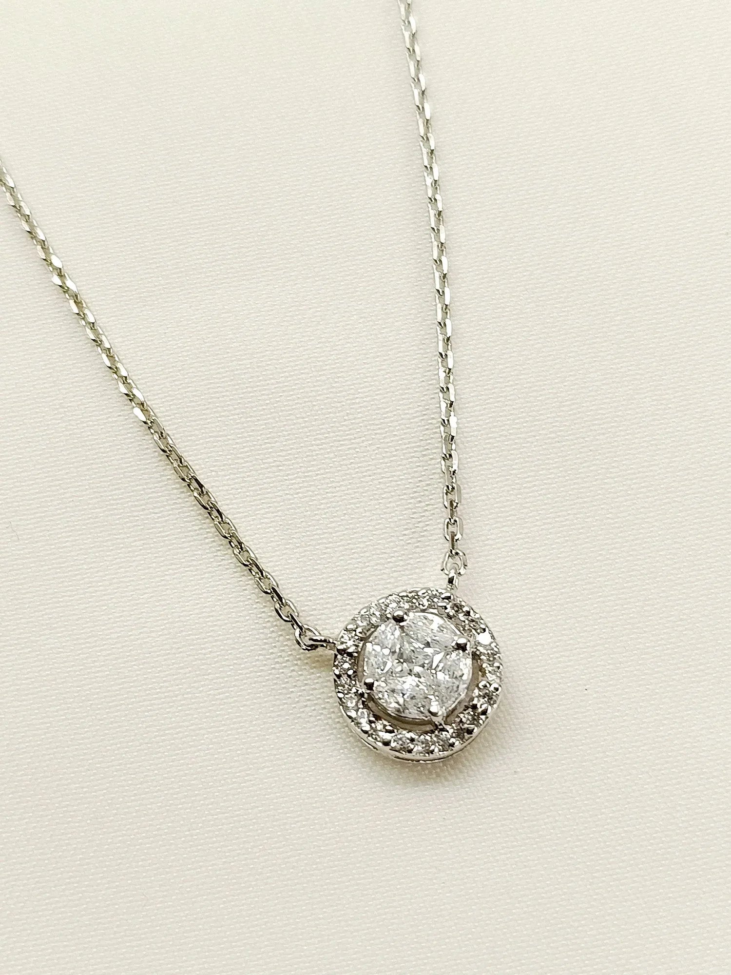 Zaahira 92.5 Silver Swarovski Stone Pendal