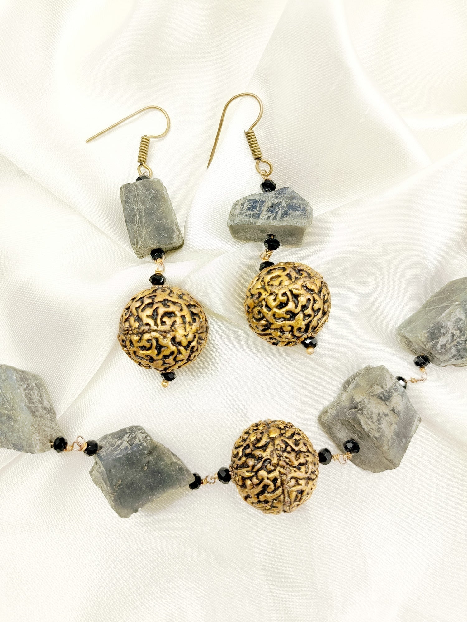 Hanya Black Natural Stone Necklace Set - qivii